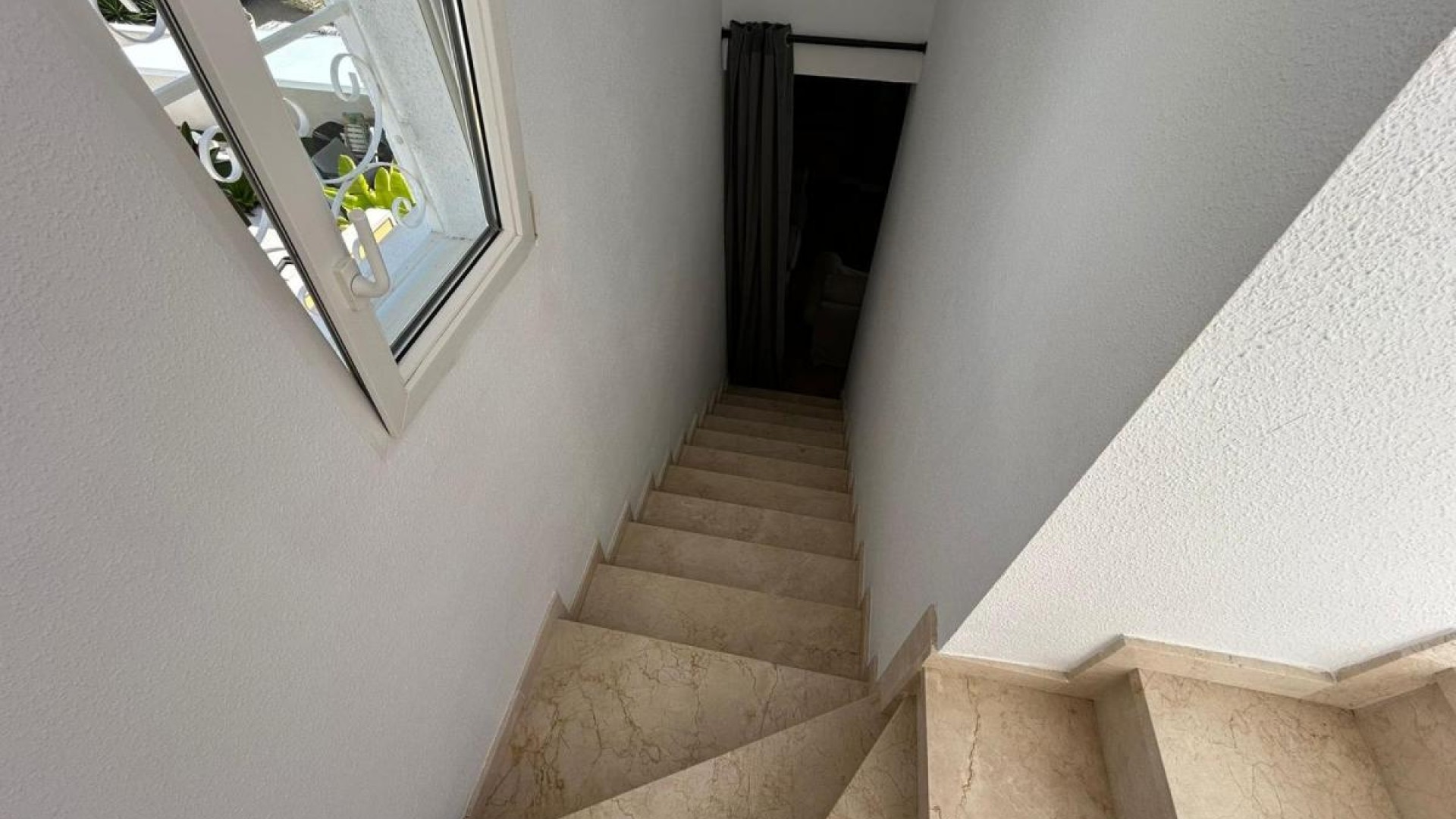 Videresalg - Fritliggende villa -
San Miguel de Salinas