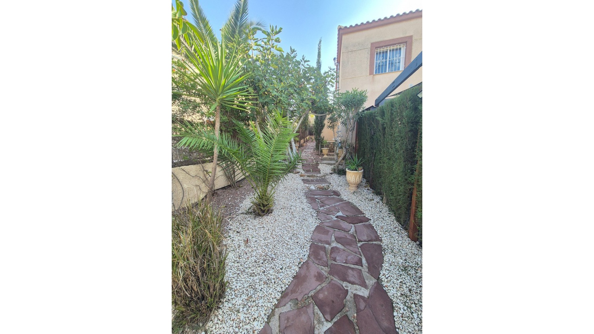 Videresalg - Fritliggende villa -
San Miguel de Salinas