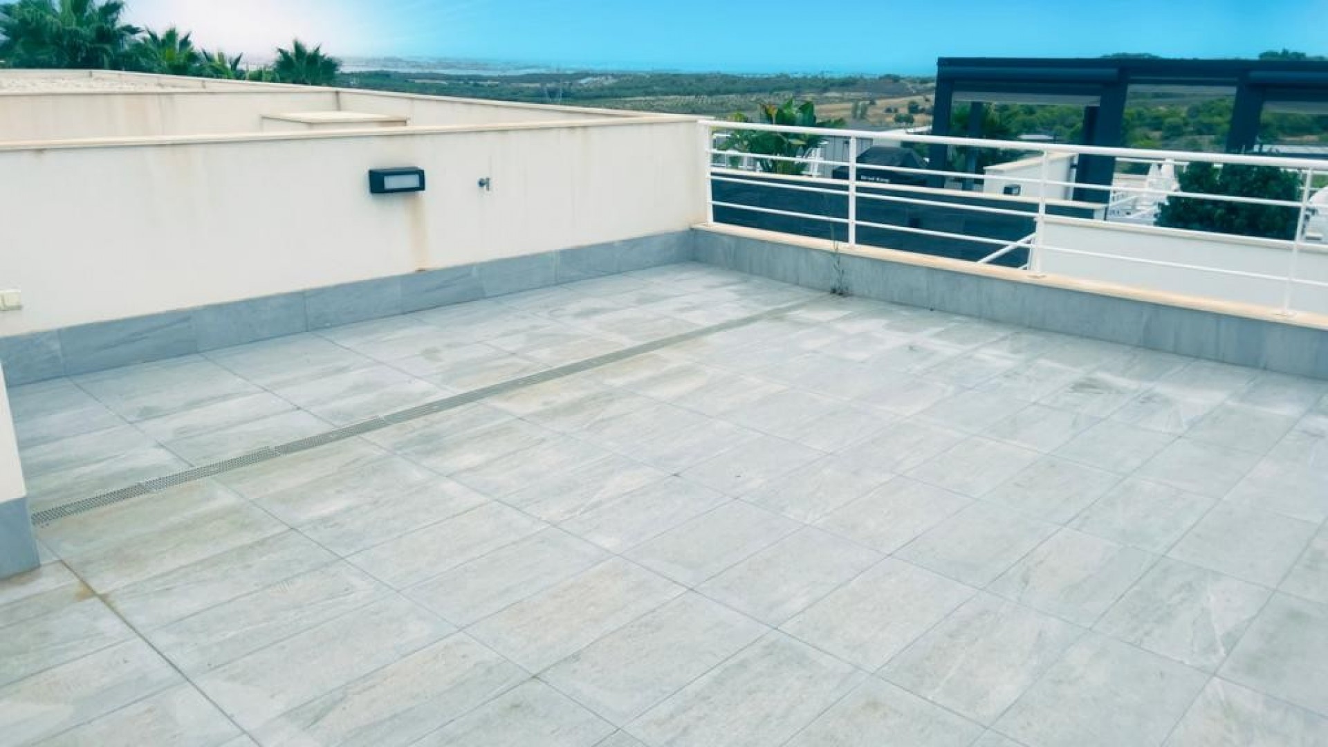 Videresalg - Fritliggende villa -
San Miguel de Salinas