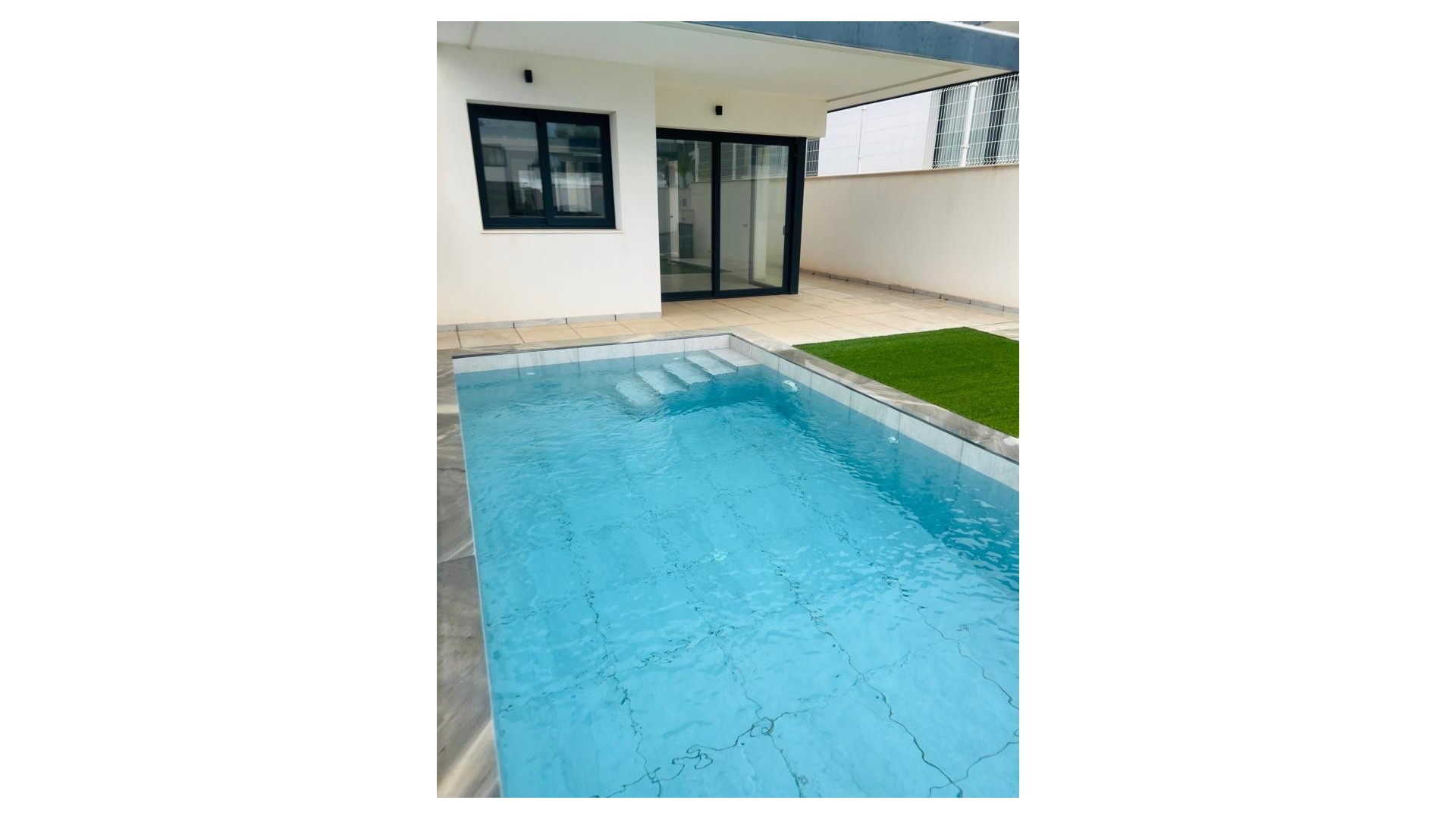 Videresalg - Fritliggende villa -
San Miguel de Salinas