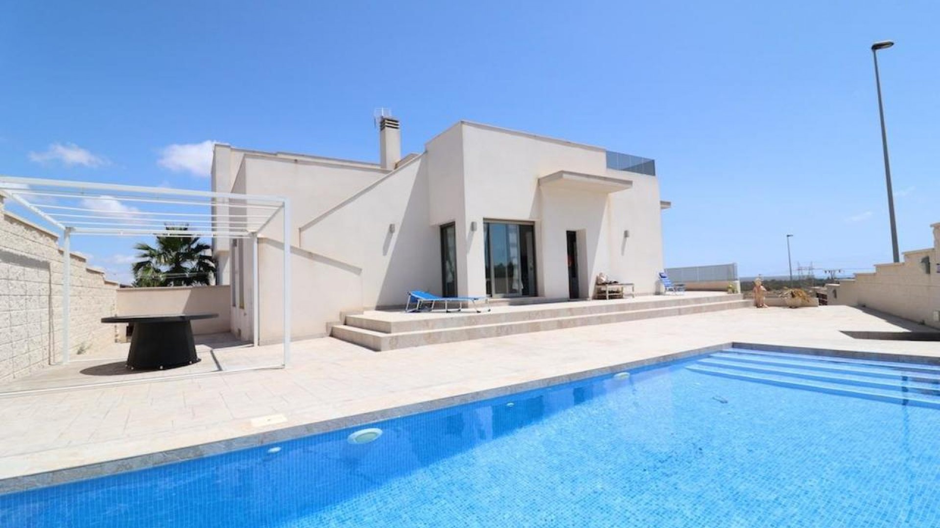 Videresalg - Fritliggende villa -
San Miguel de Salinas