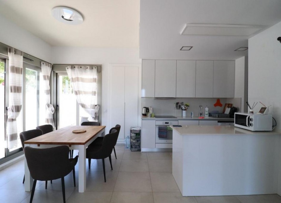 Videresalg - Fritliggende villa -
San Miguel de Salinas