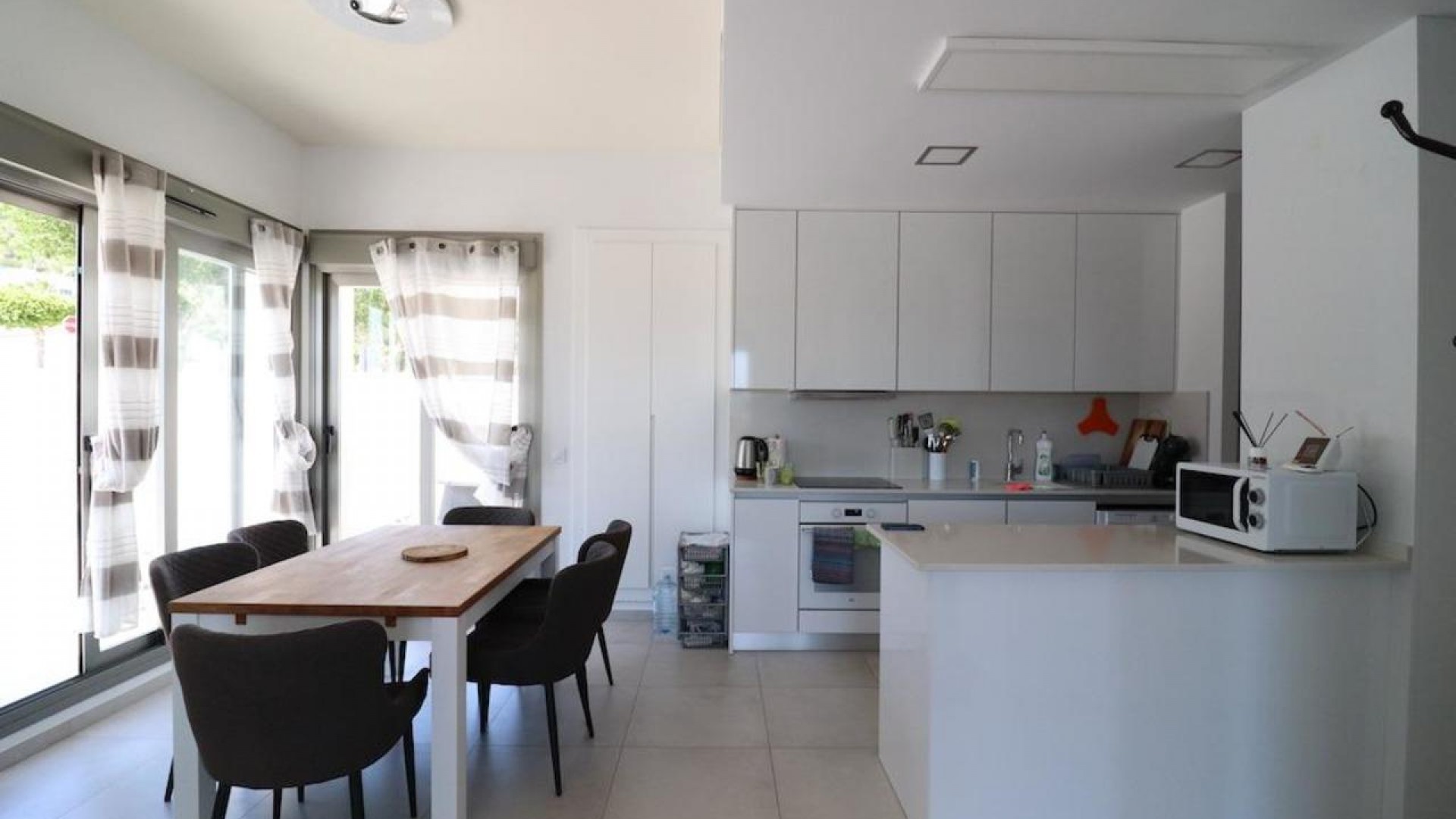 Videresalg - Fritliggende villa -
San Miguel de Salinas