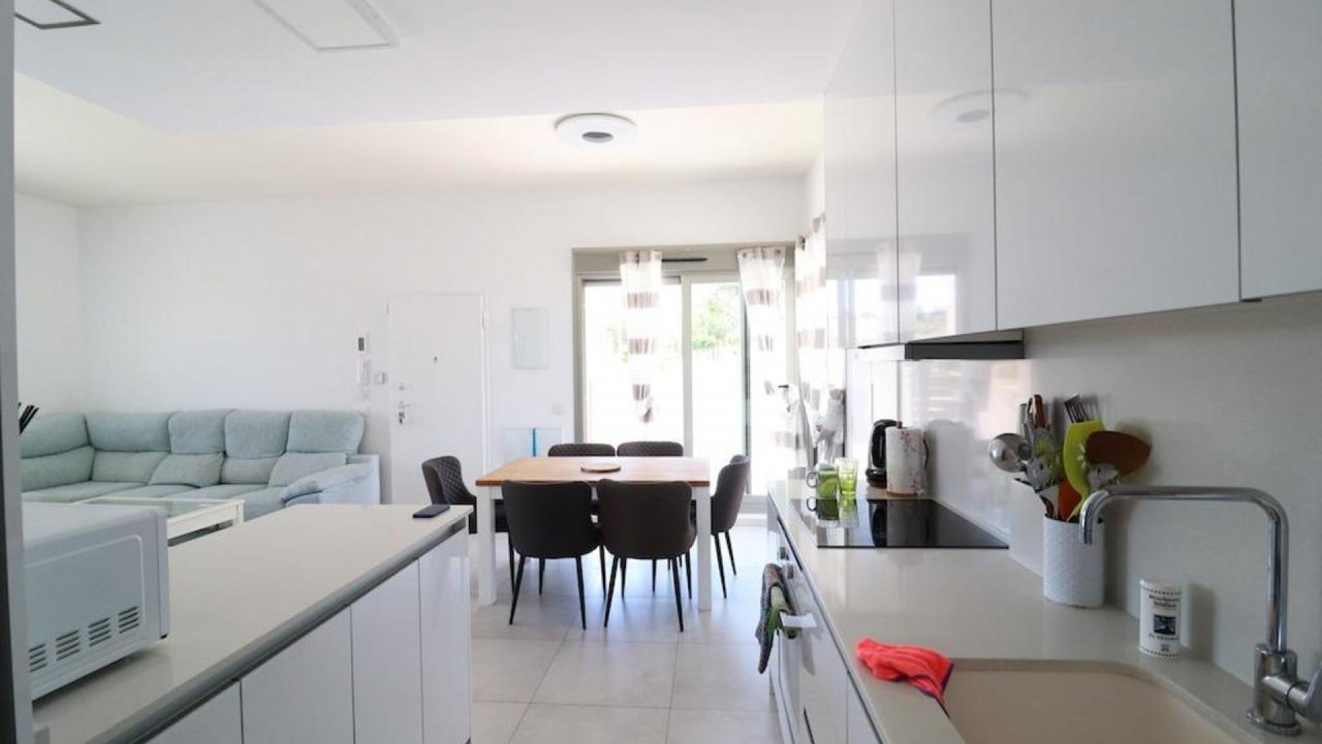 Videresalg - Fritliggende villa -
San Miguel de Salinas