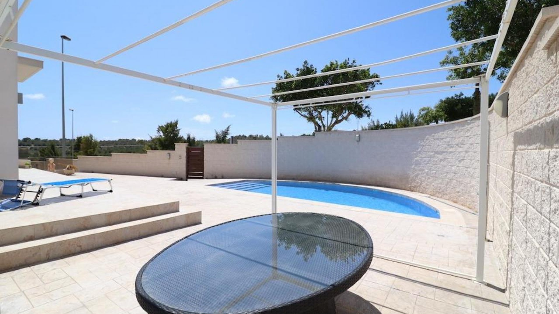 Videresalg - Fritliggende villa -
San Miguel de Salinas