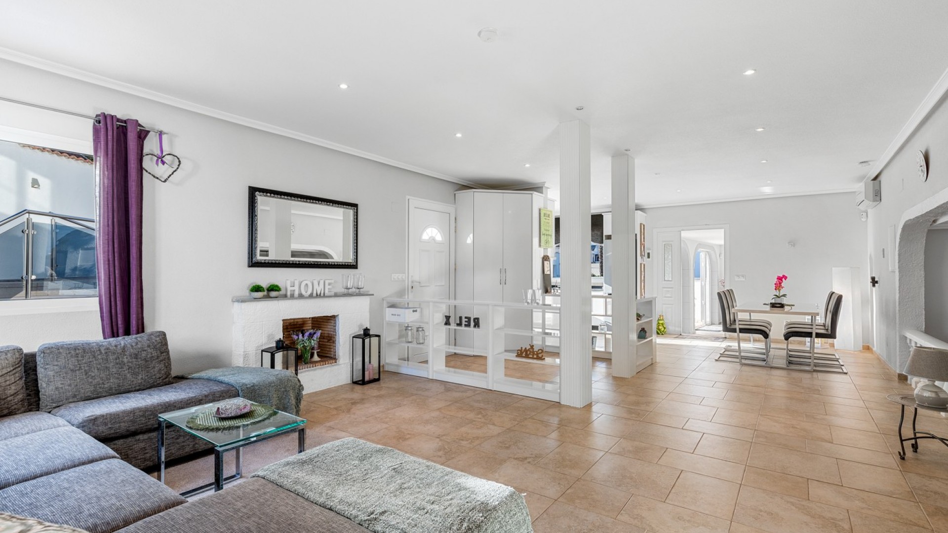 Videresalg - Fritliggende villa -
San Miguel de Salinas