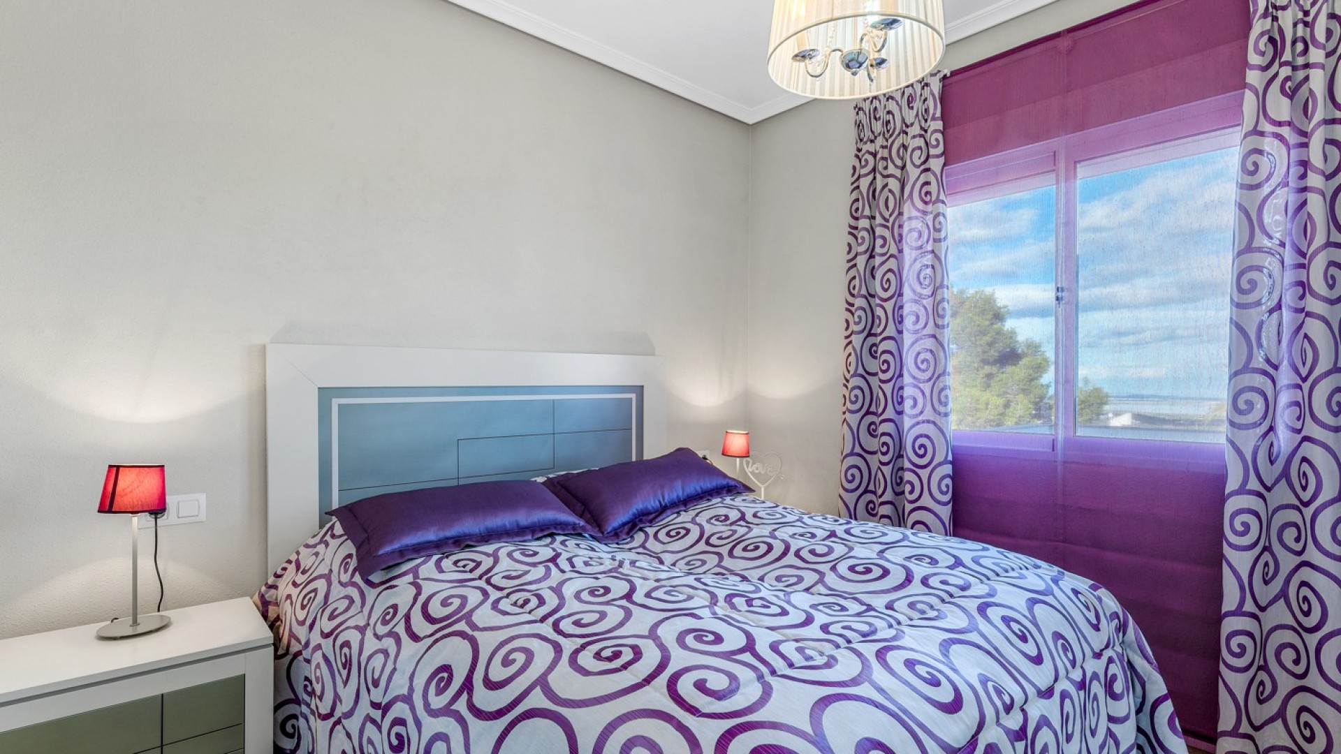 Videresalg - Fritliggende villa -
San Miguel de Salinas