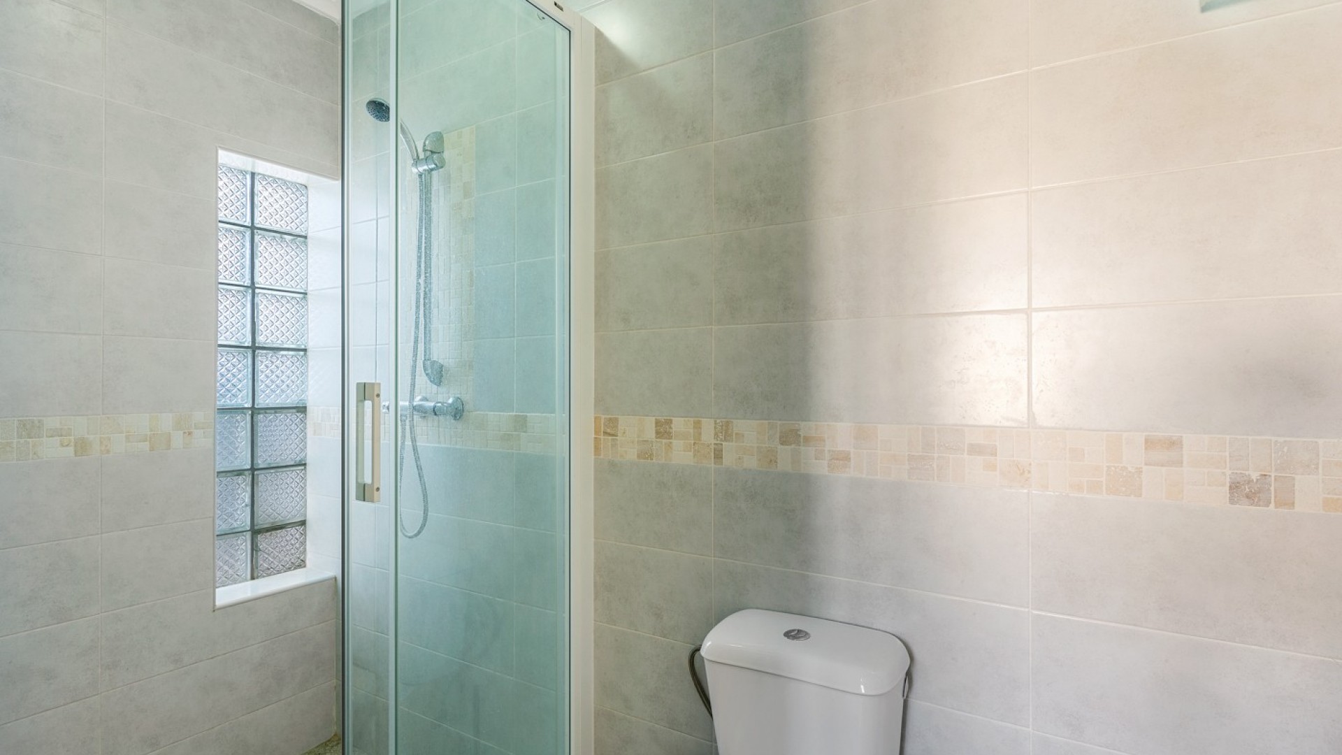 Videresalg - Fritliggende villa -
San Miguel de Salinas