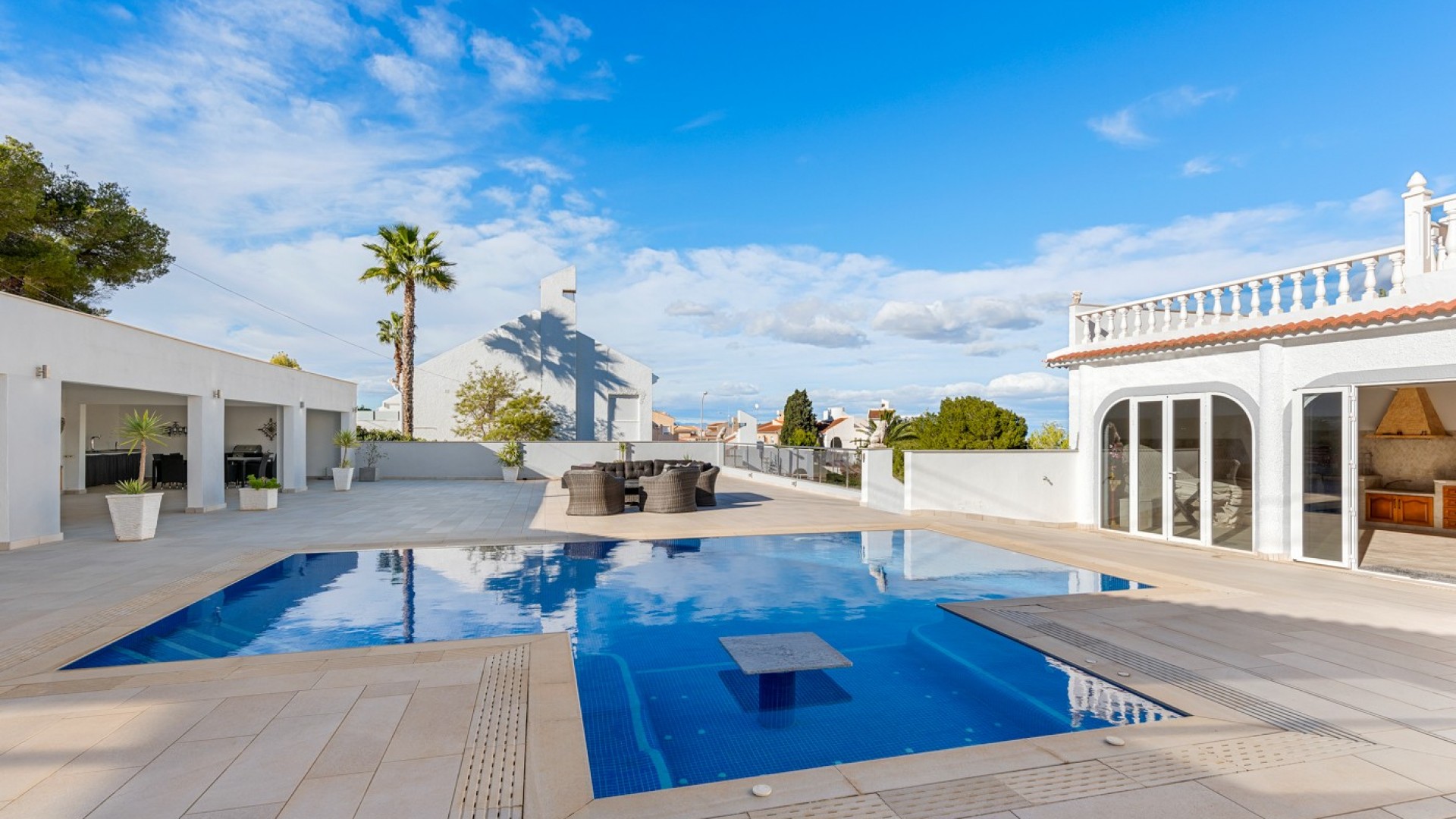 Videresalg - Fritliggende villa -
San Miguel de Salinas