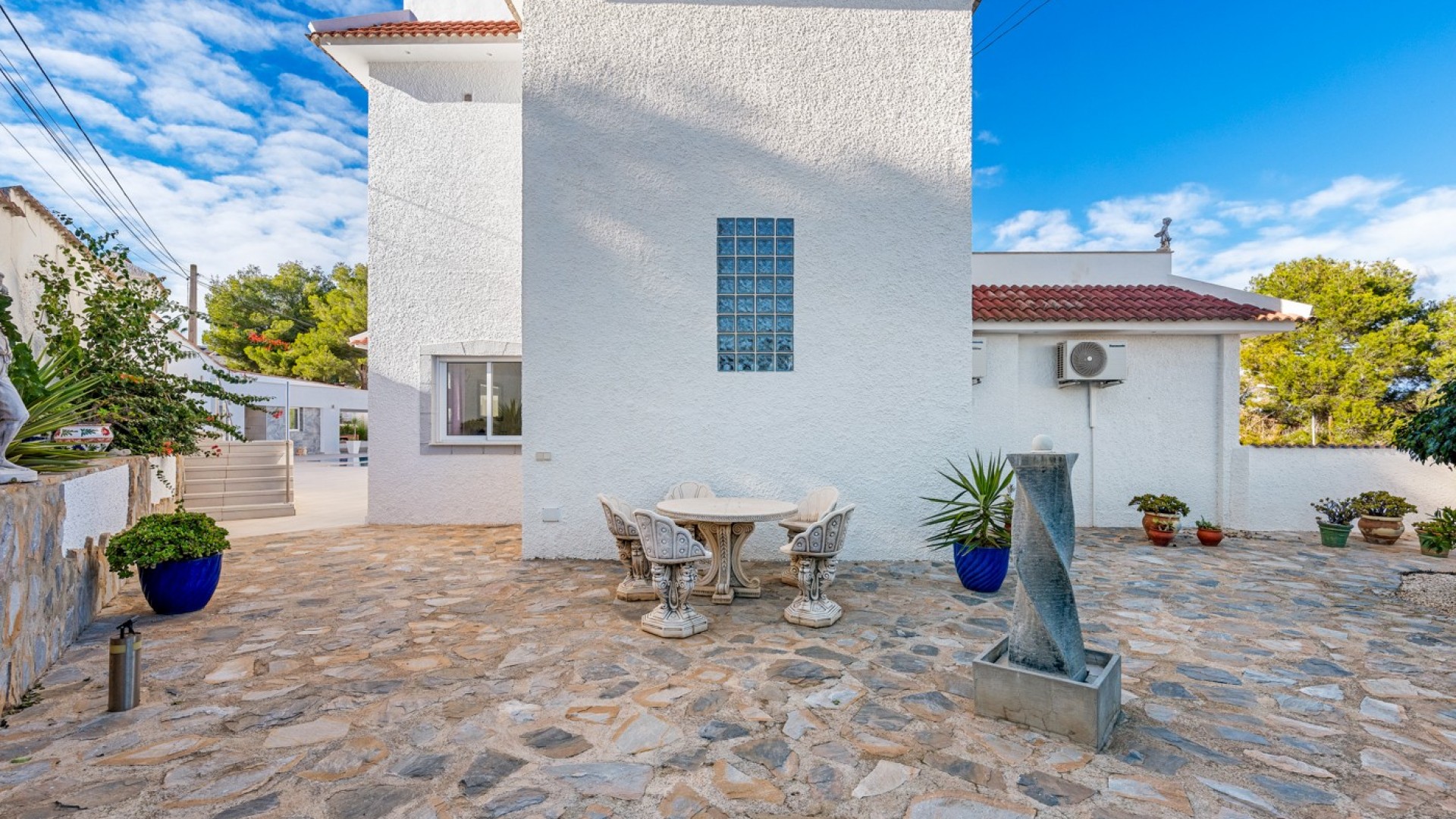 Videresalg - Fritliggende villa -
San Miguel de Salinas