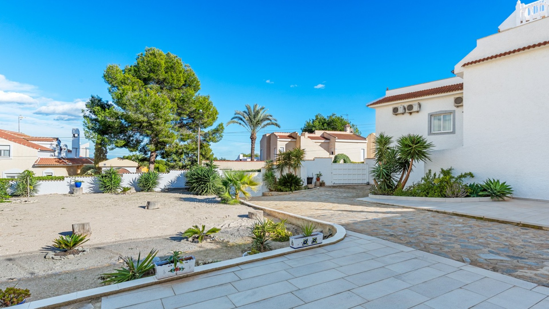 Videresalg - Fritliggende villa -
San Miguel de Salinas