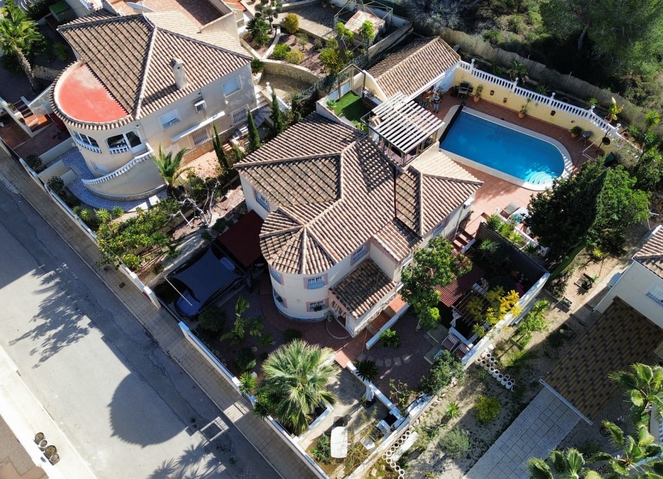 Videresalg - Fritliggende villa -
San Miguel de Salinas