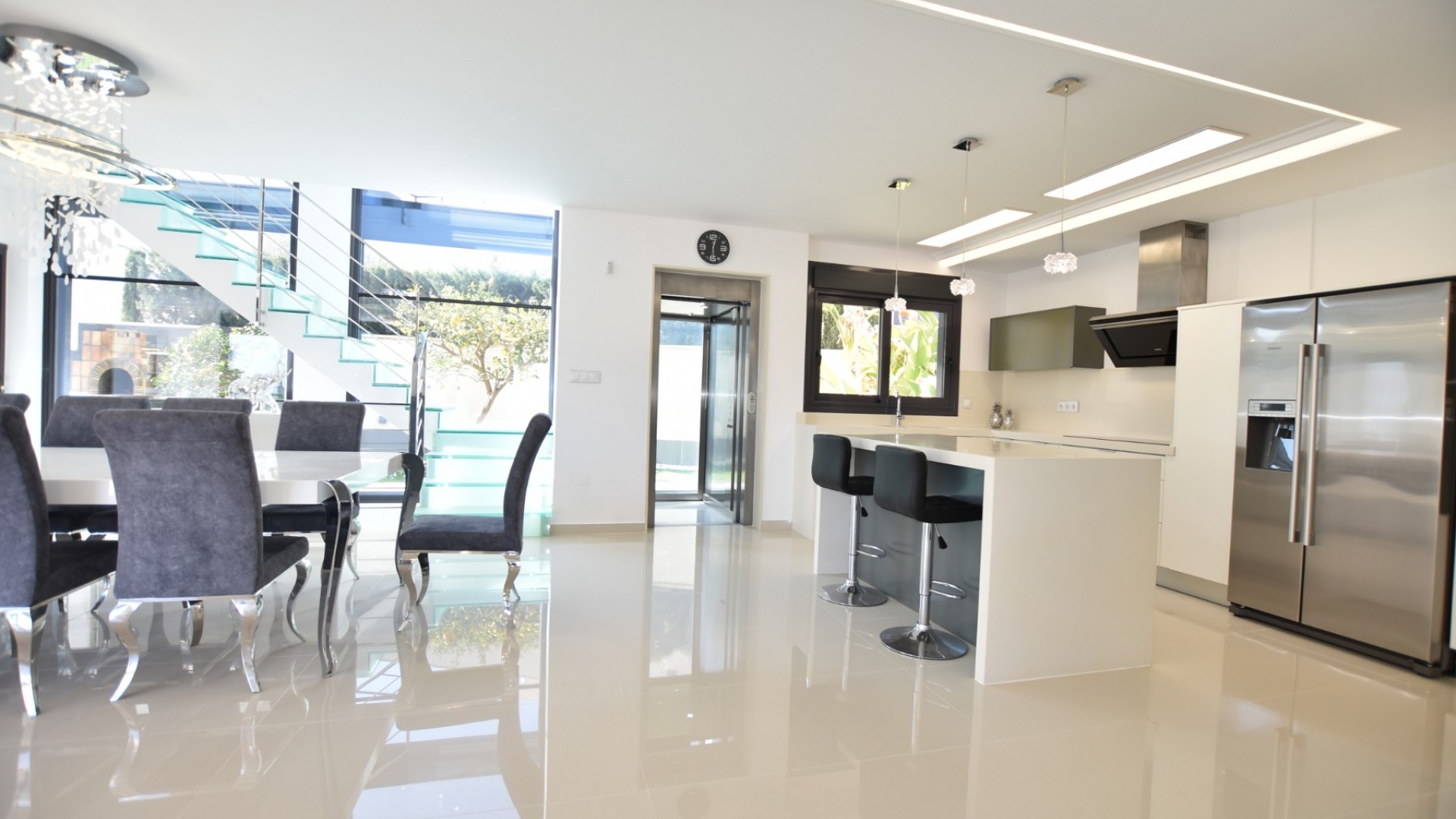 Videresalg - Fritliggende villa -
San Miguel de Salinas