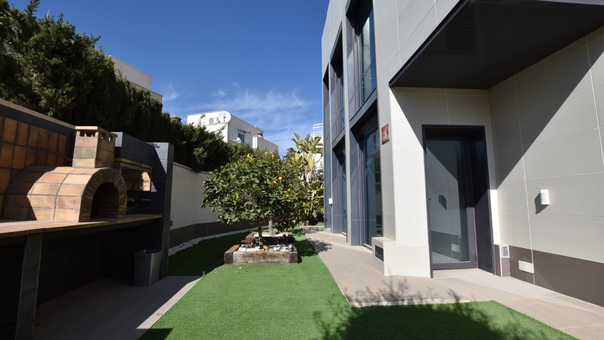 Videresalg - Fritliggende villa -
San Miguel de Salinas