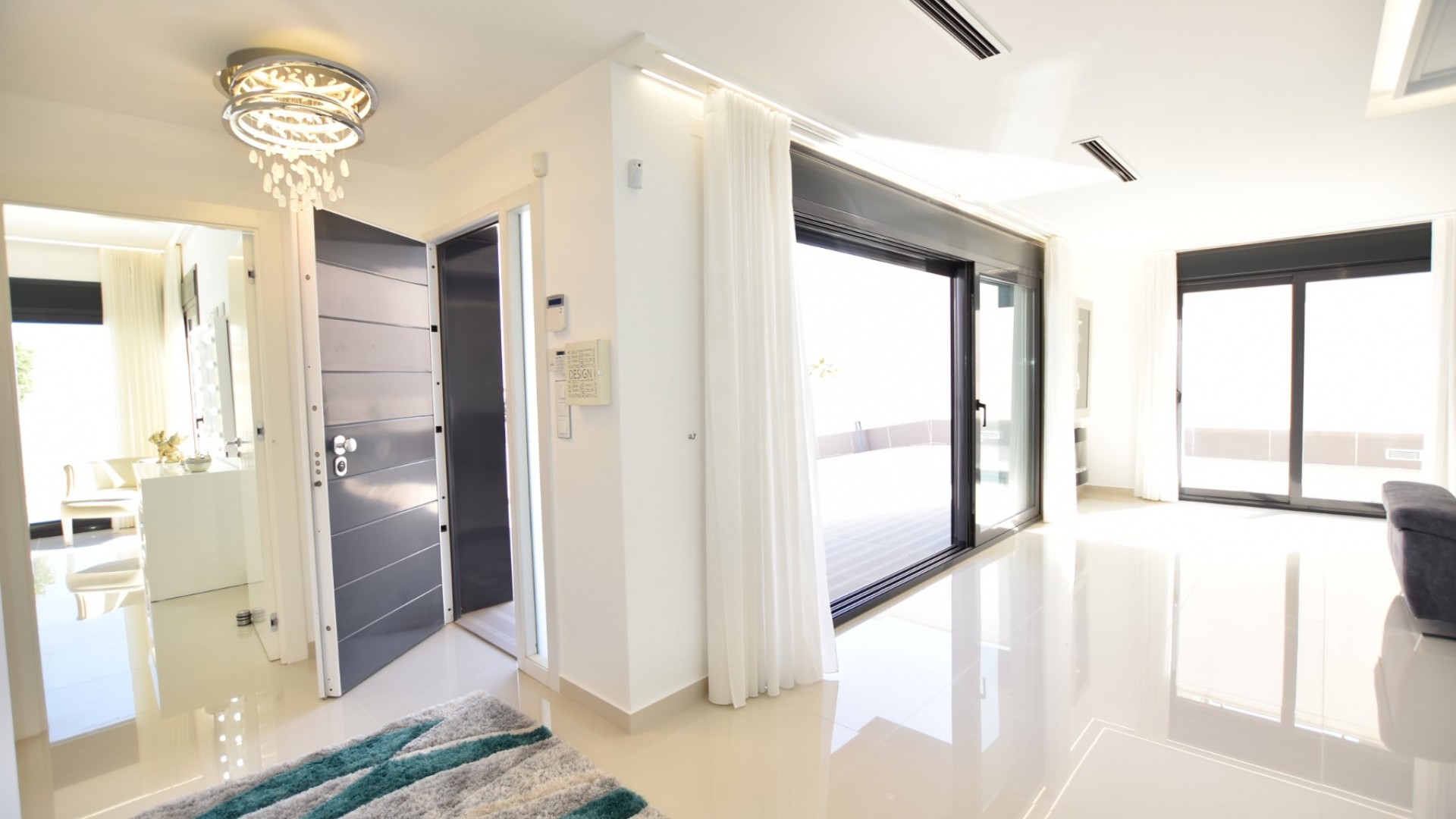 Videresalg - Fritliggende villa -
San Miguel de Salinas