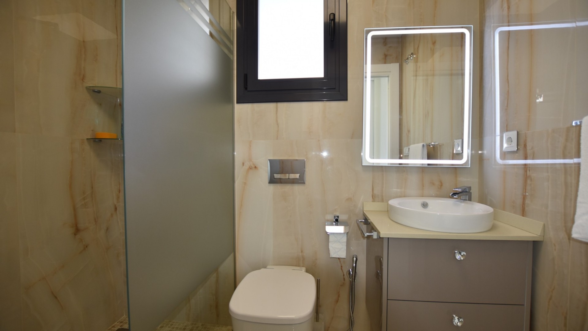 Videresalg - Fritliggende villa -
San Miguel de Salinas