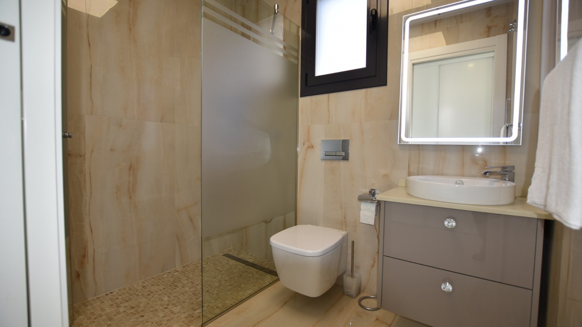 Videresalg - Fritliggende villa -
San Miguel de Salinas