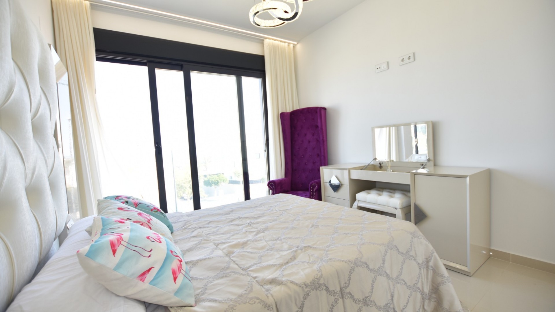 Videresalg - Fritliggende villa -
San Miguel de Salinas