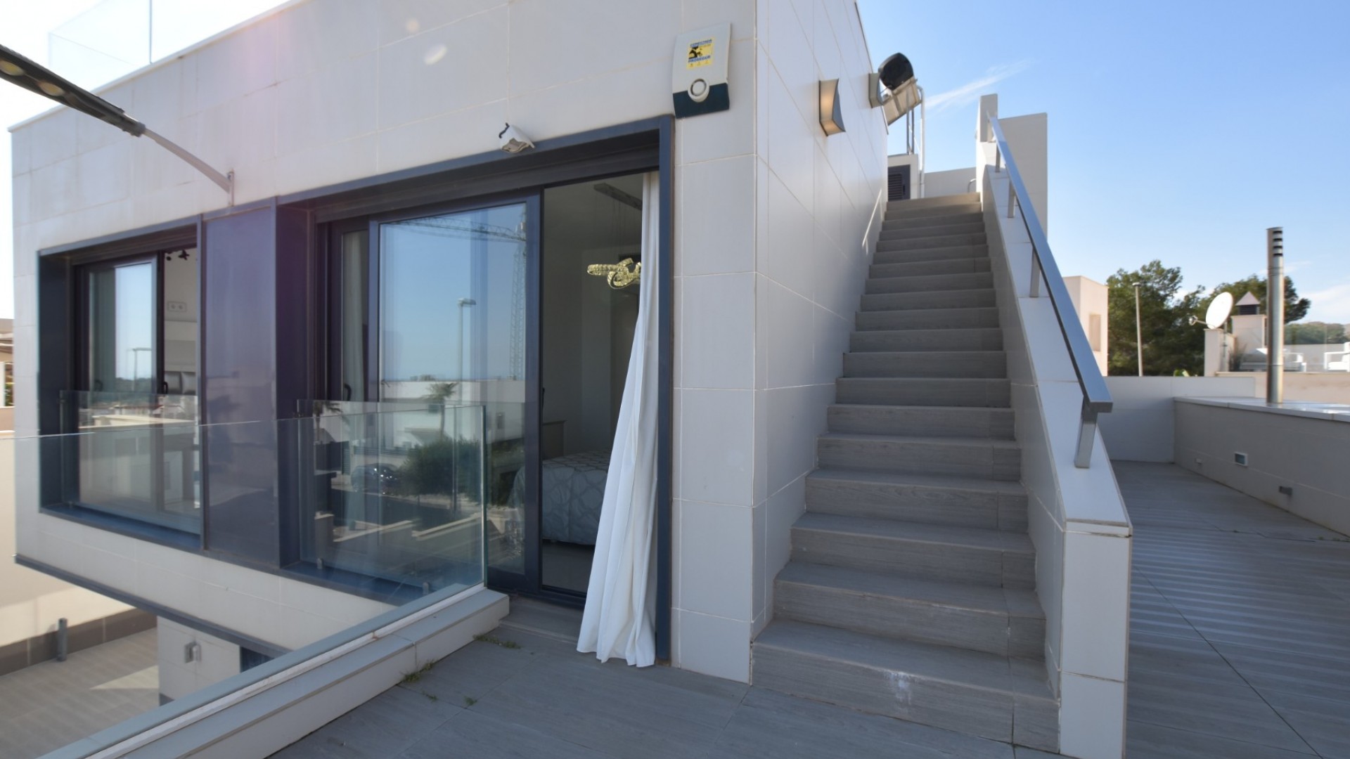 Videresalg - Fritliggende villa -
San Miguel de Salinas