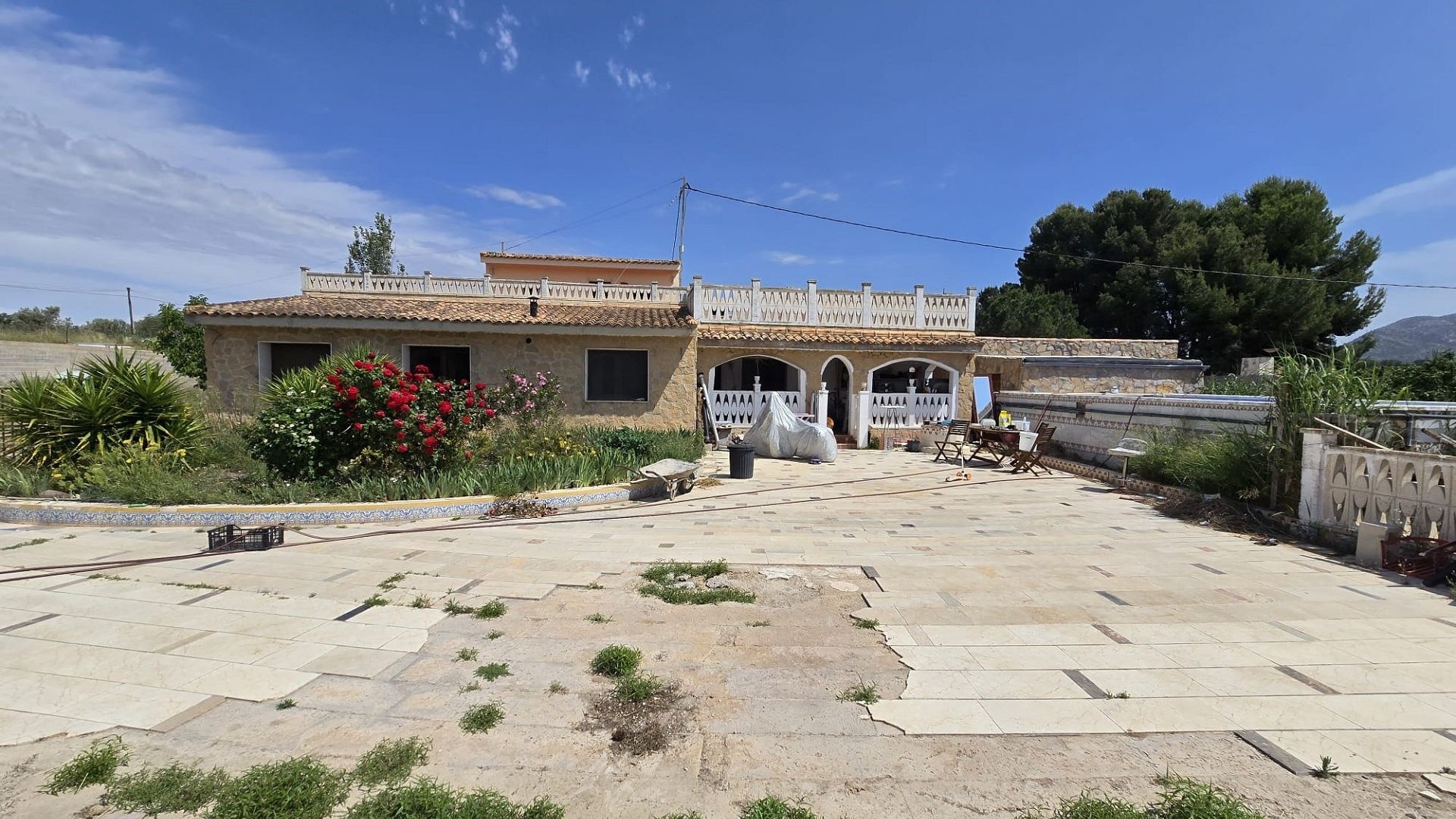 Videresalg - Fritliggende villa -
SAX