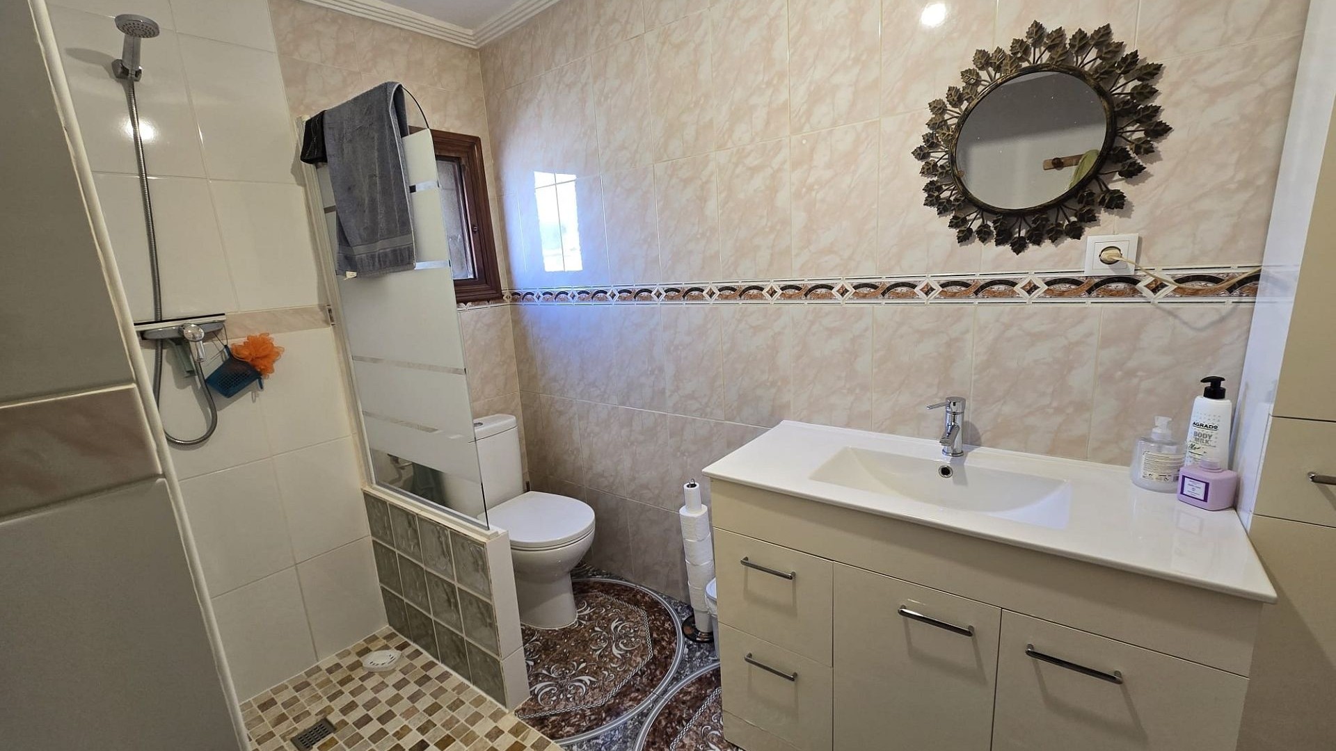 Videresalg - Fritliggende villa -
SAX