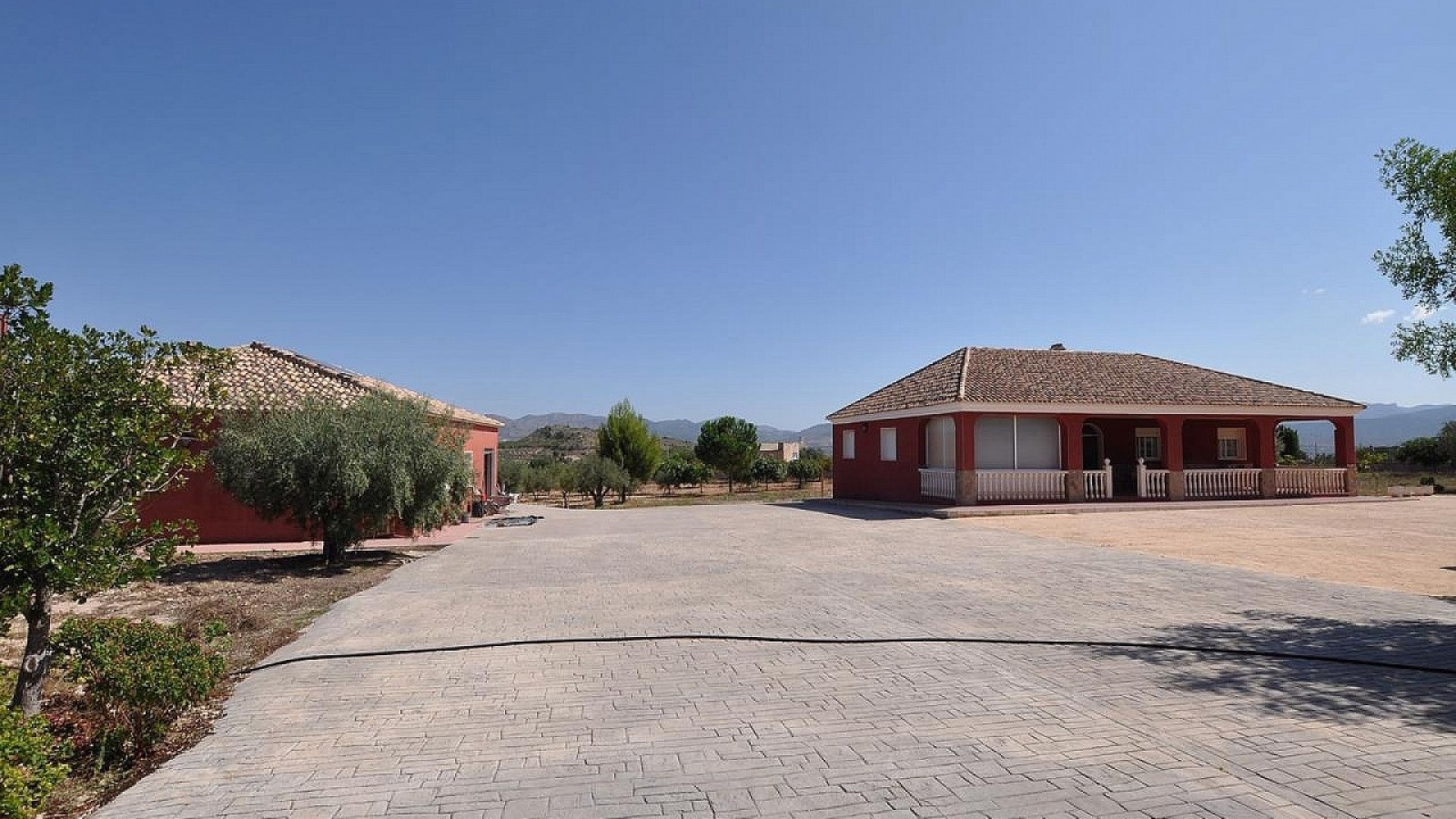 Videresalg - Fritliggende villa -
SAX