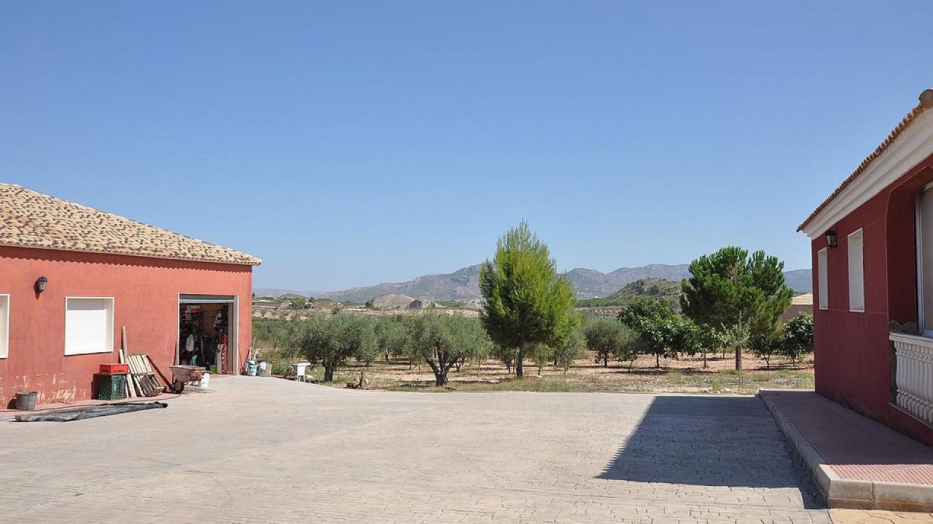 Videresalg - Fritliggende villa -
SAX