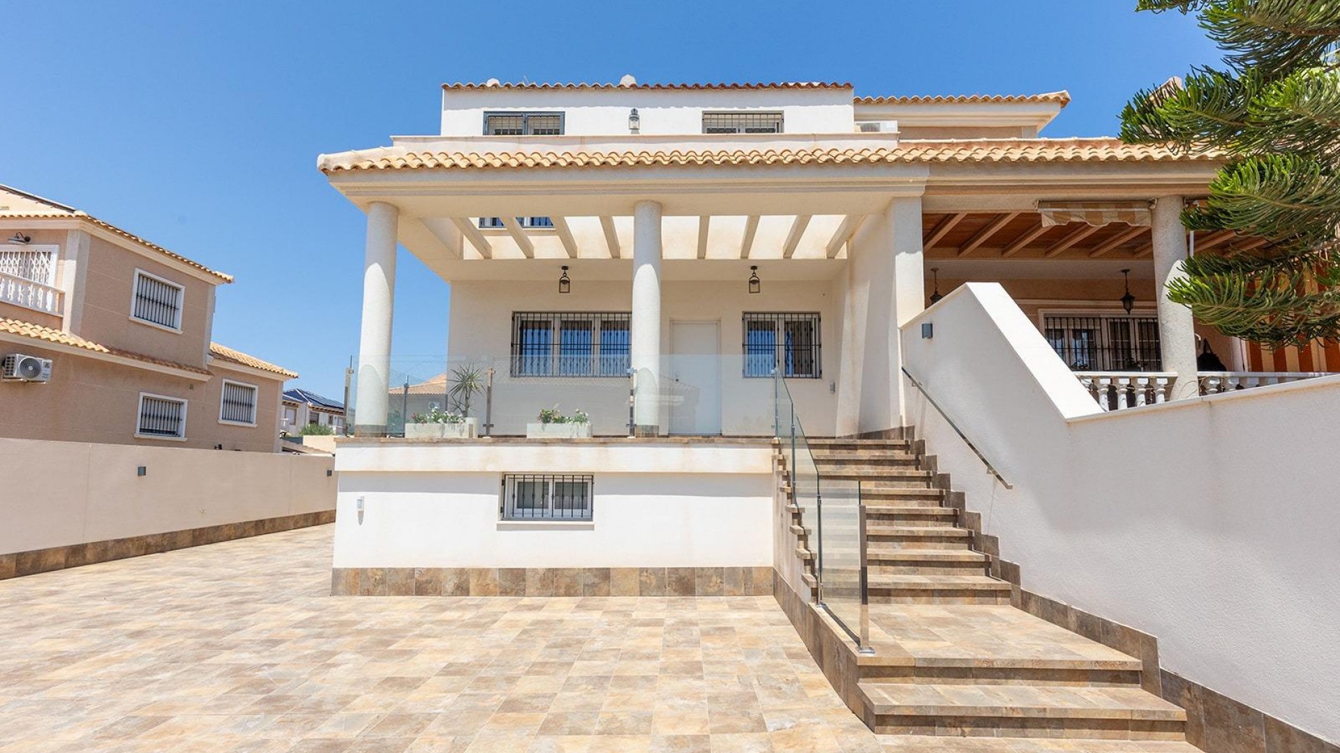 Videresalg - Fritliggende villa -
Torrevieja - Aguas Nuevas