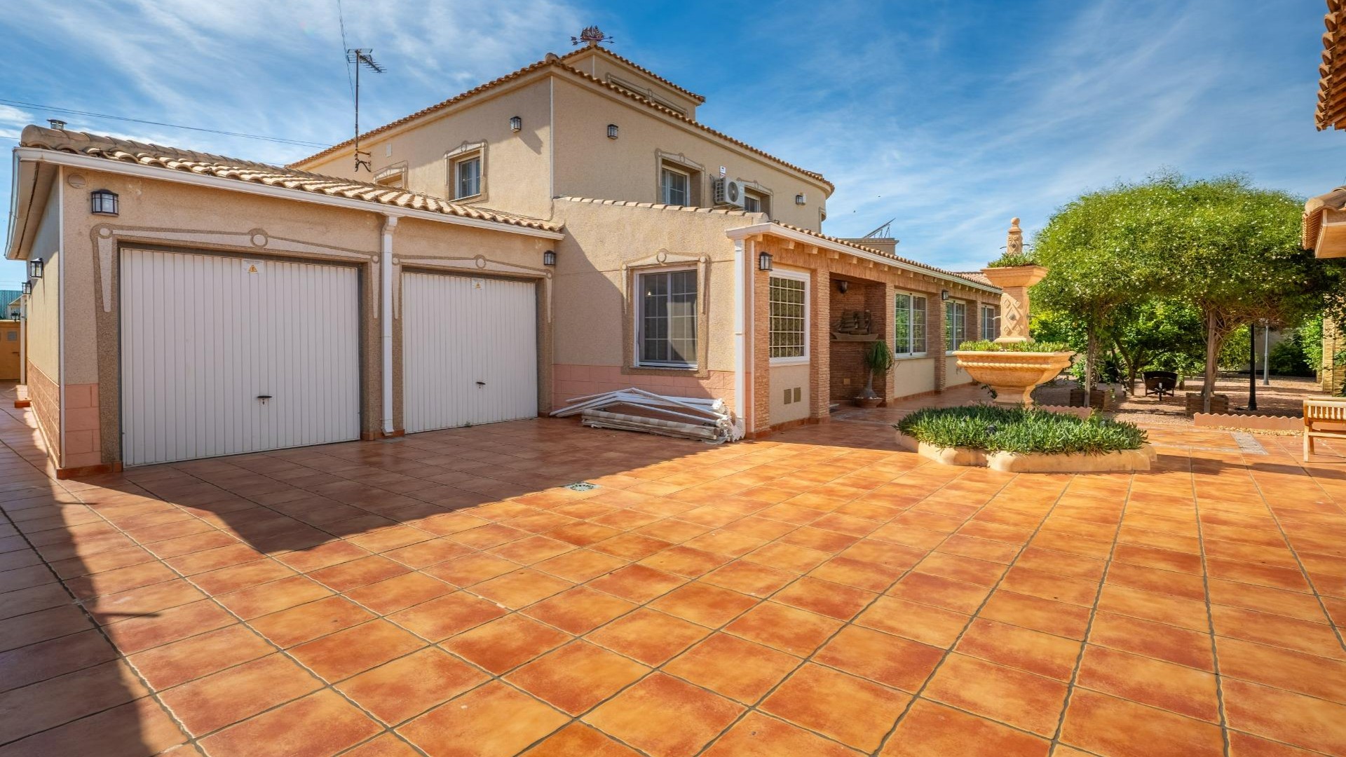 Videresalg - Fritliggende villa -
Torrevieja - El chaparral