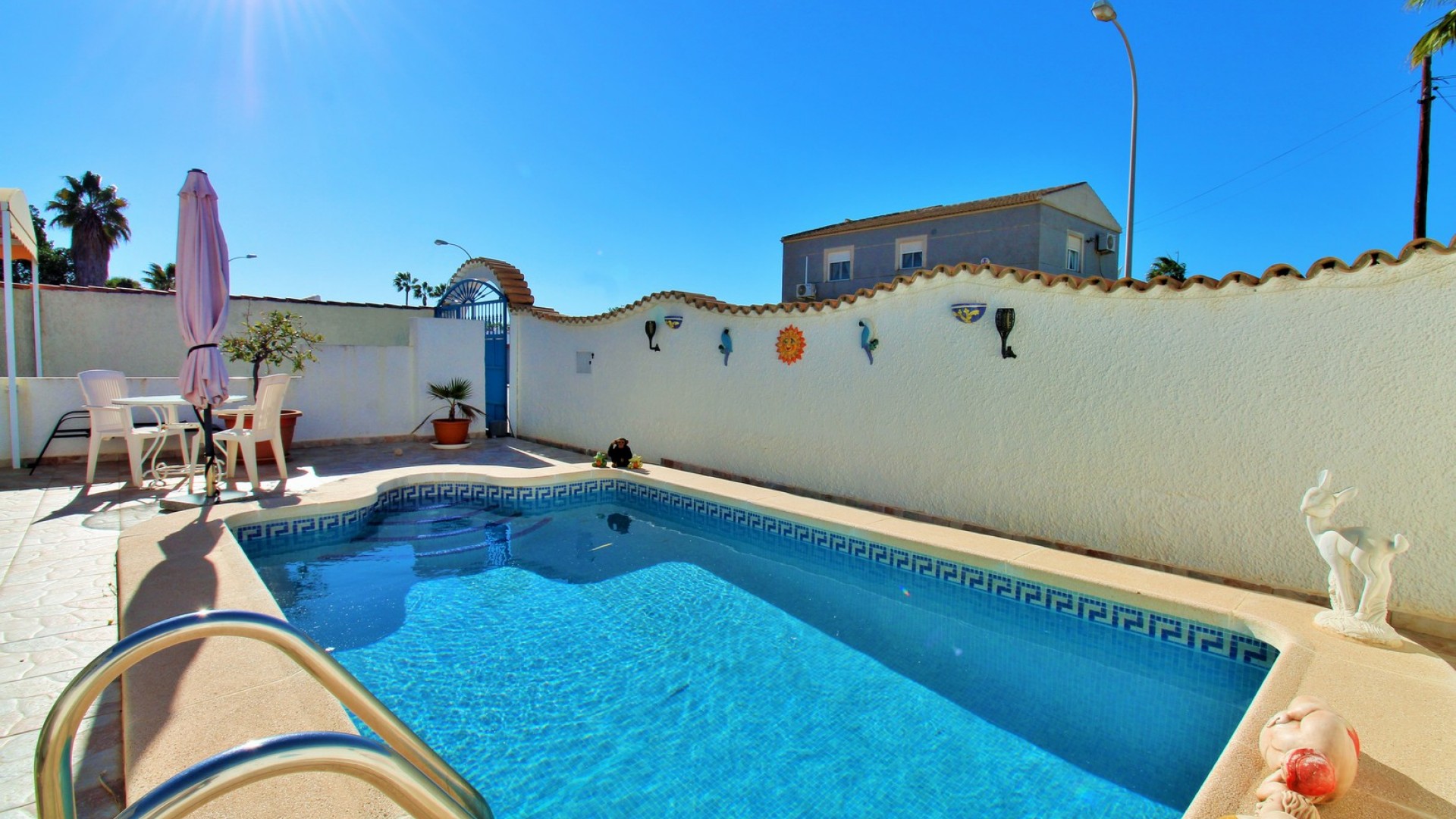 Videresalg - Fritliggende villa -
Torrevieja - El chaparral