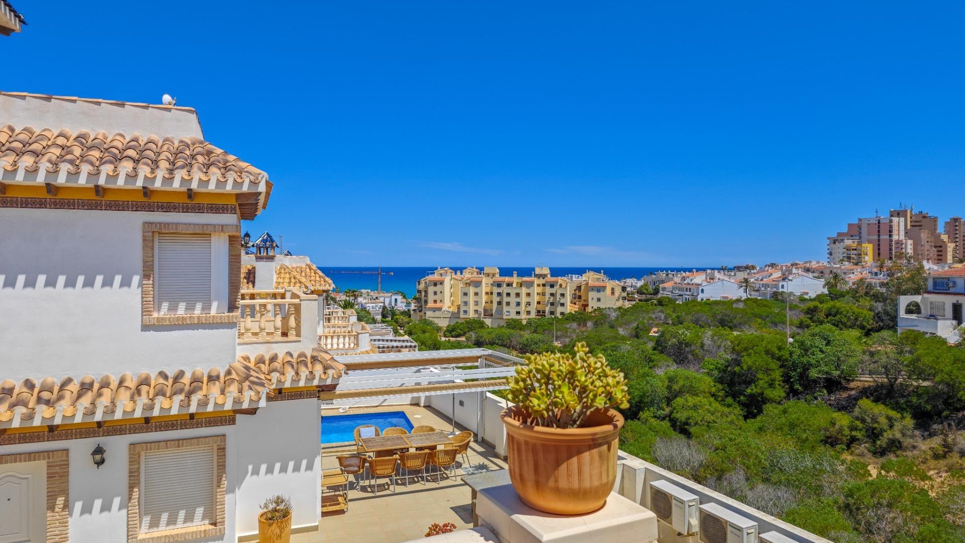 Videresalg - Fritliggende villa -
Torrevieja - La Mata