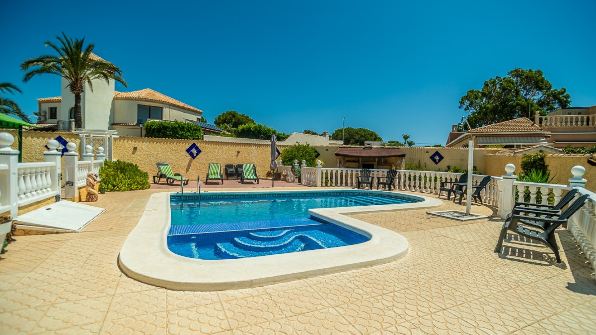 Videresalg - Fritliggende villa -
Torrevieja - La Siesta