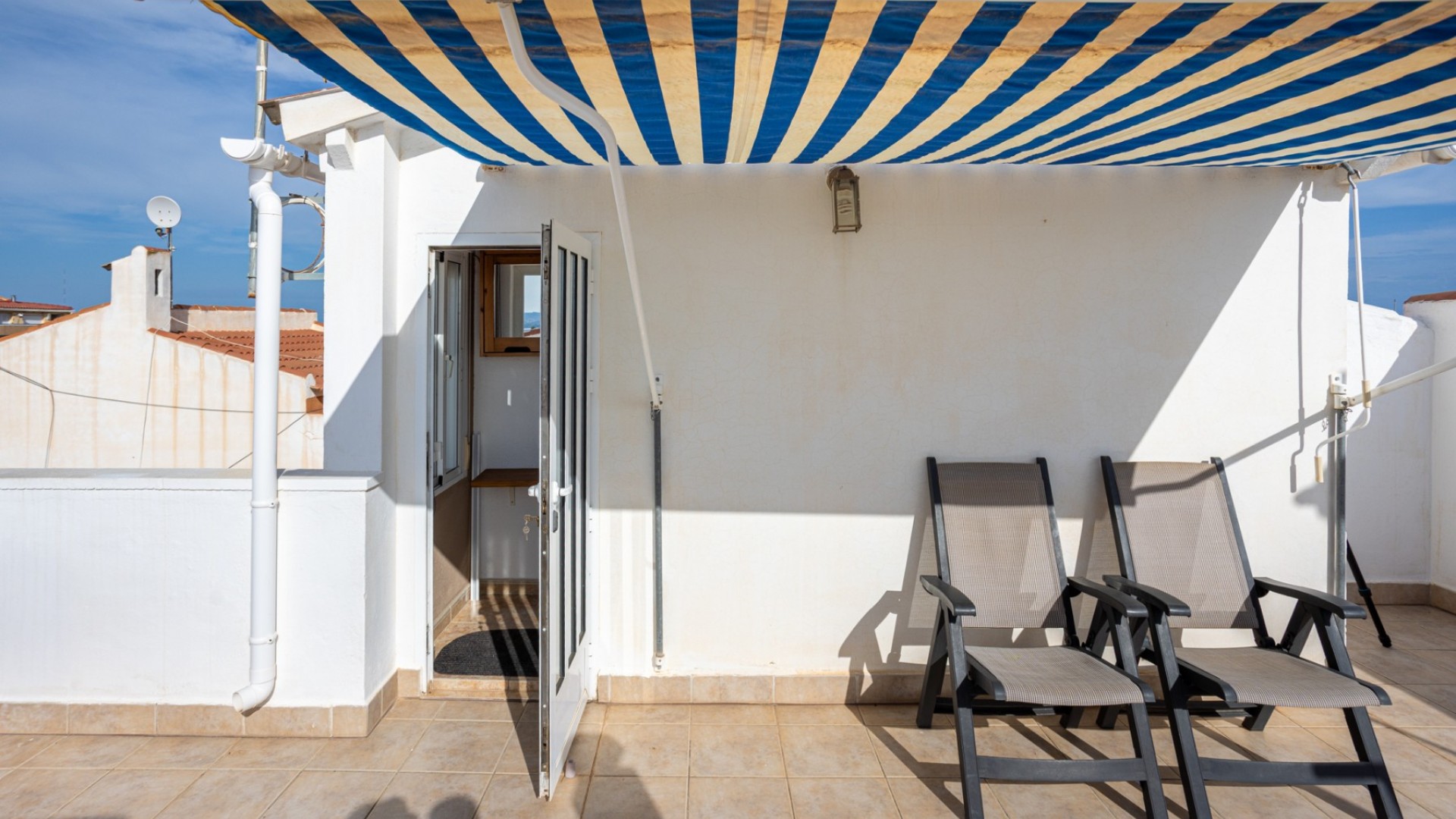 Videresalg - Fritliggende villa -
Torrevieja - La Siesta