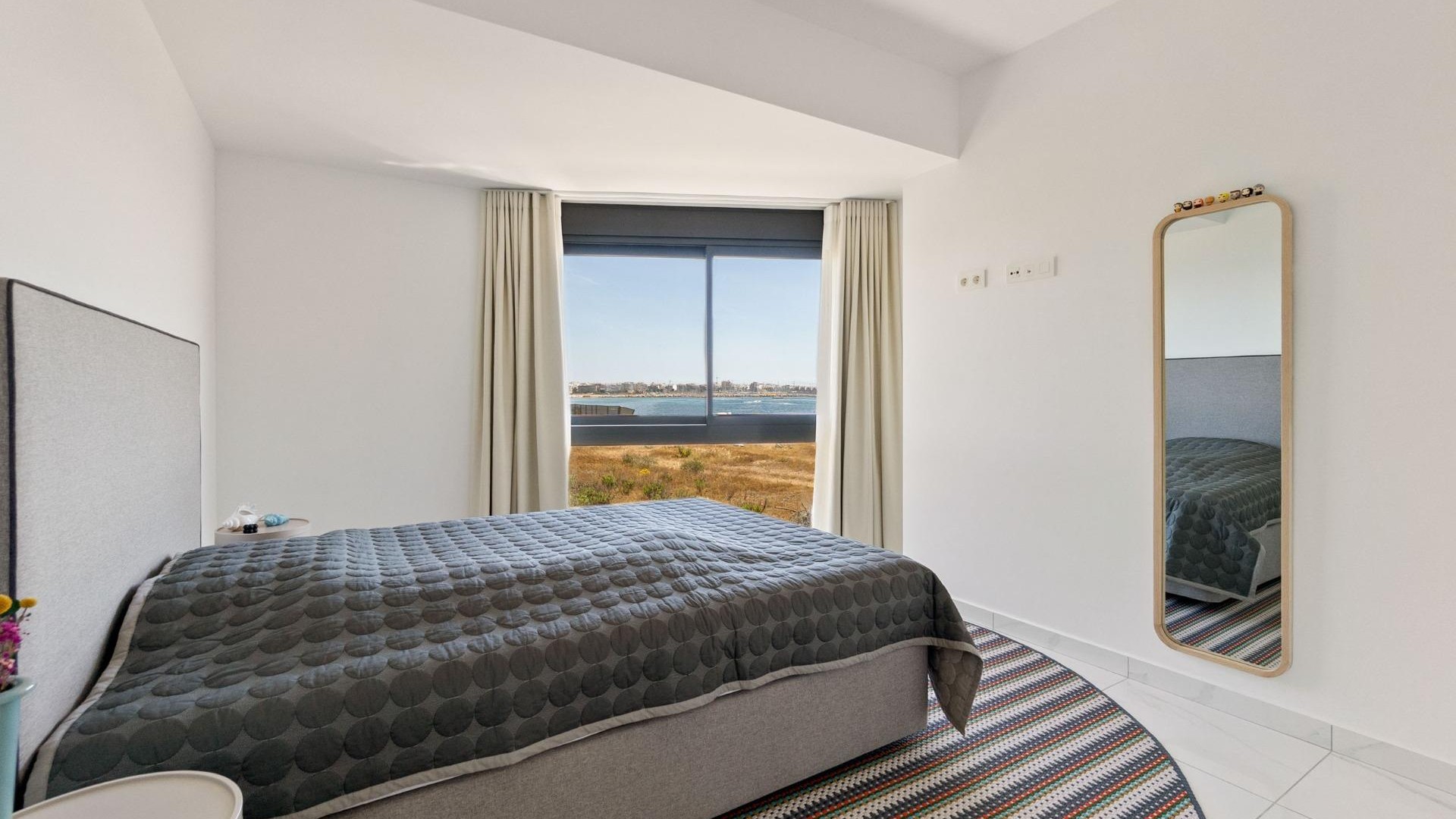 Videresalg - Fritliggende villa -
Torrevieja - La veleta