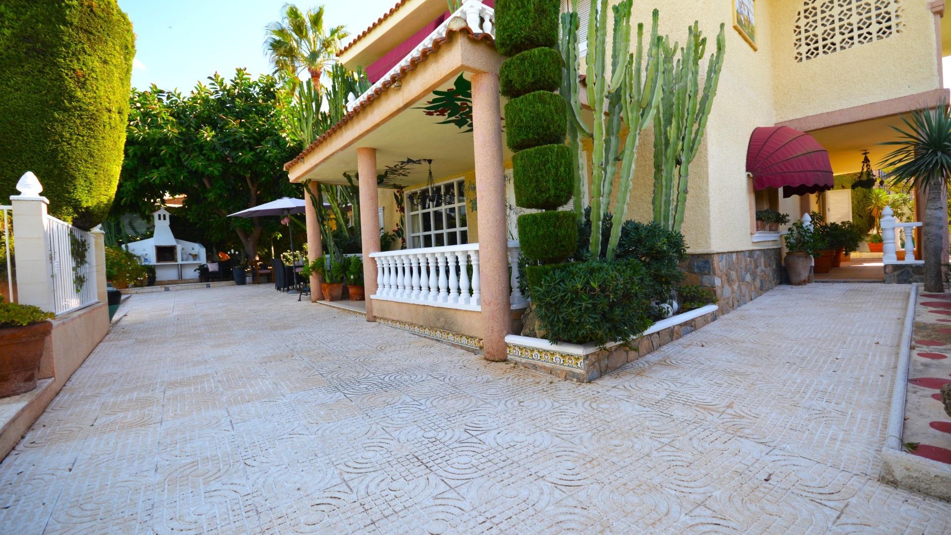 Videresalg - Fritliggende villa -
Torrevieja - La veleta