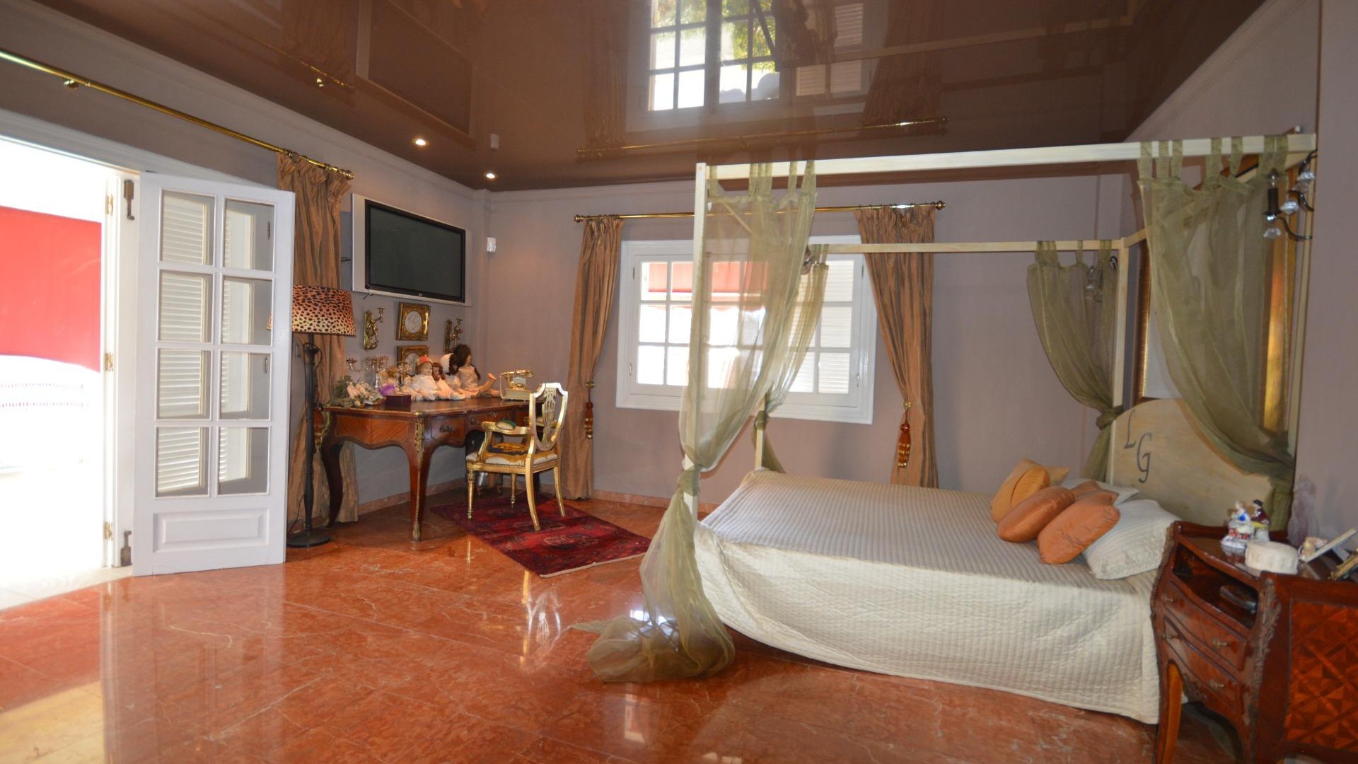 Videresalg - Fritliggende villa -
Torrevieja - La veleta