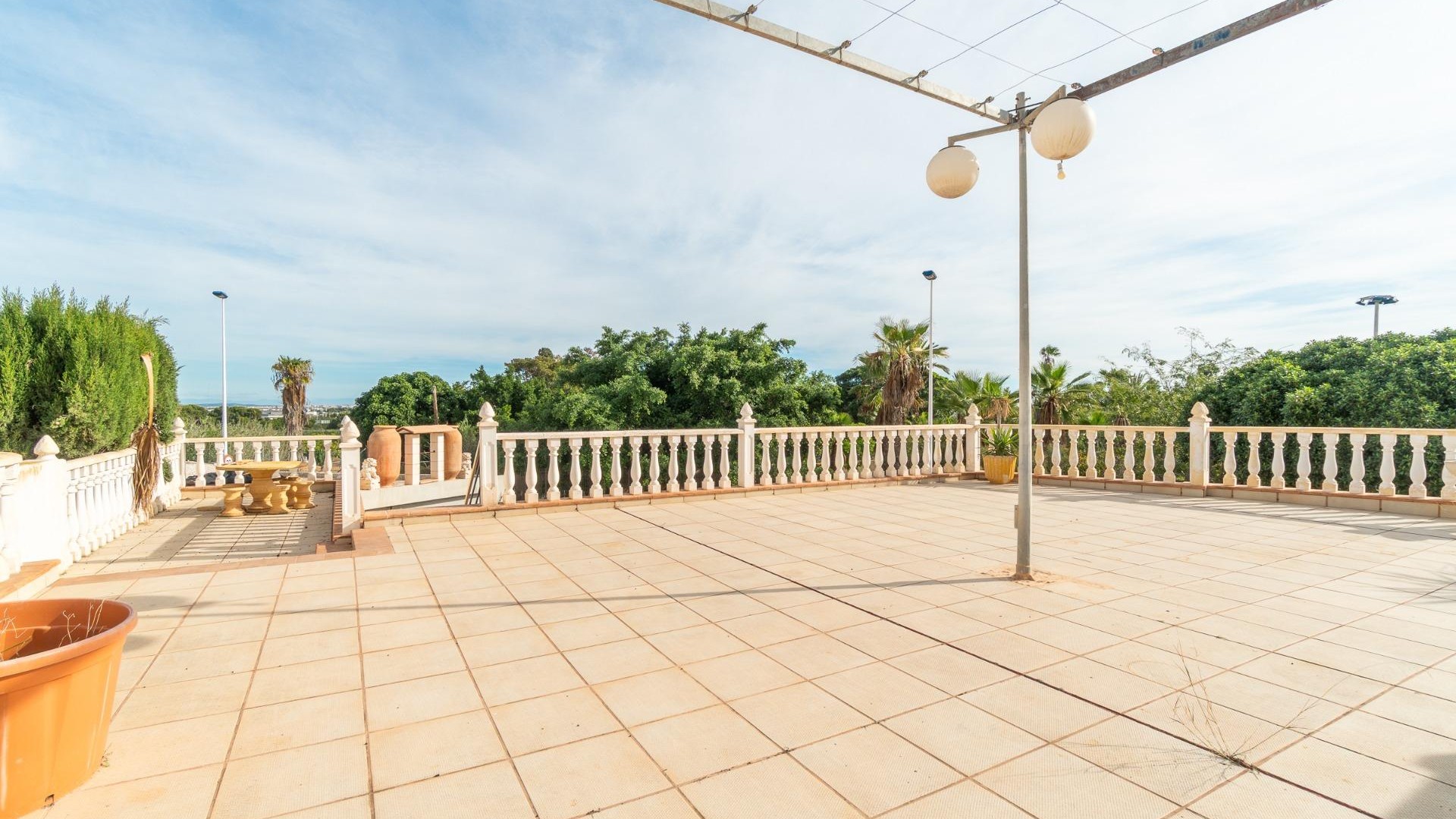 Videresalg - Fritliggende villa -
Torrevieja - Los altos