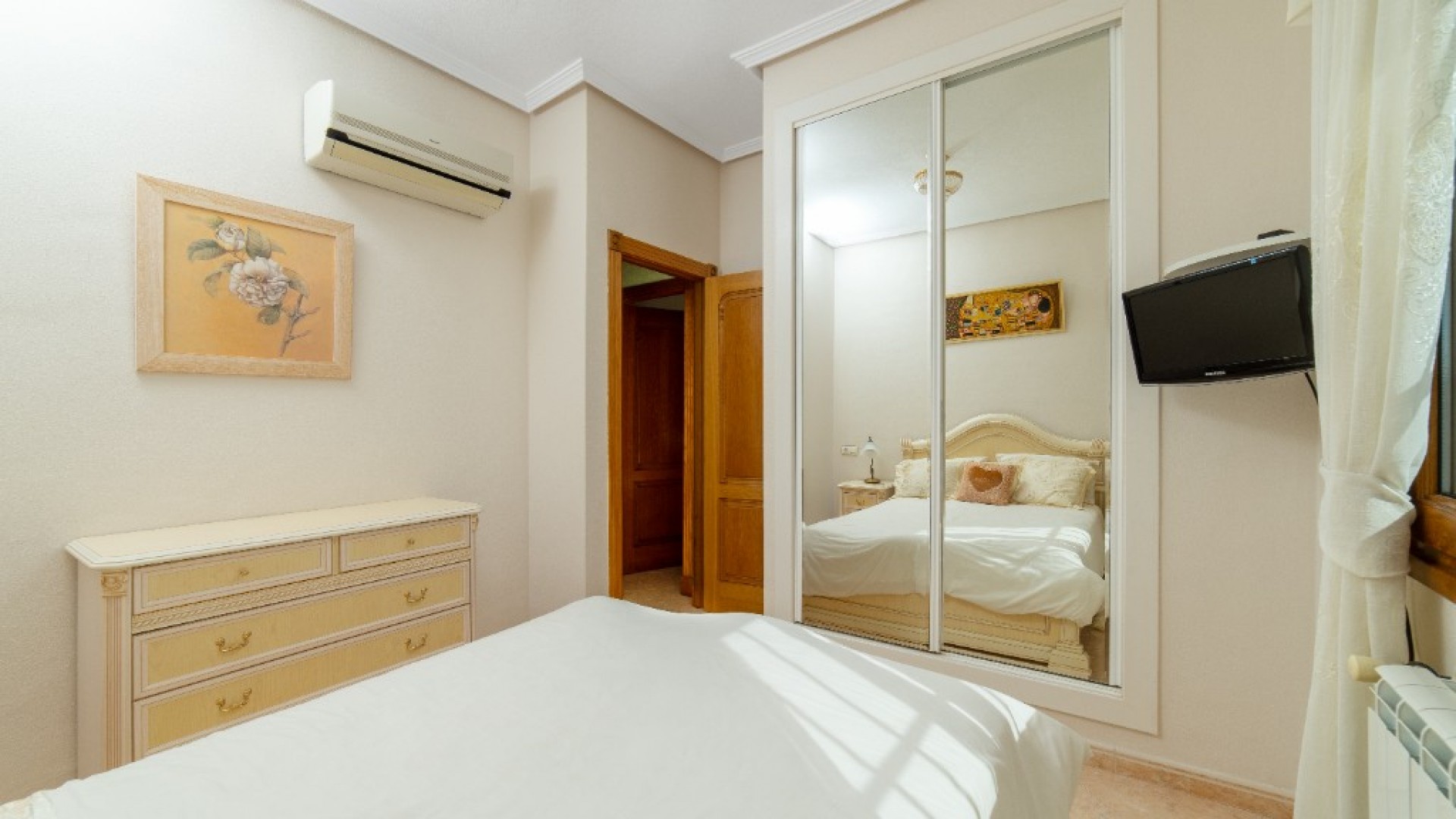 Videresalg - Fritliggende villa -
Torrevieja - Los altos