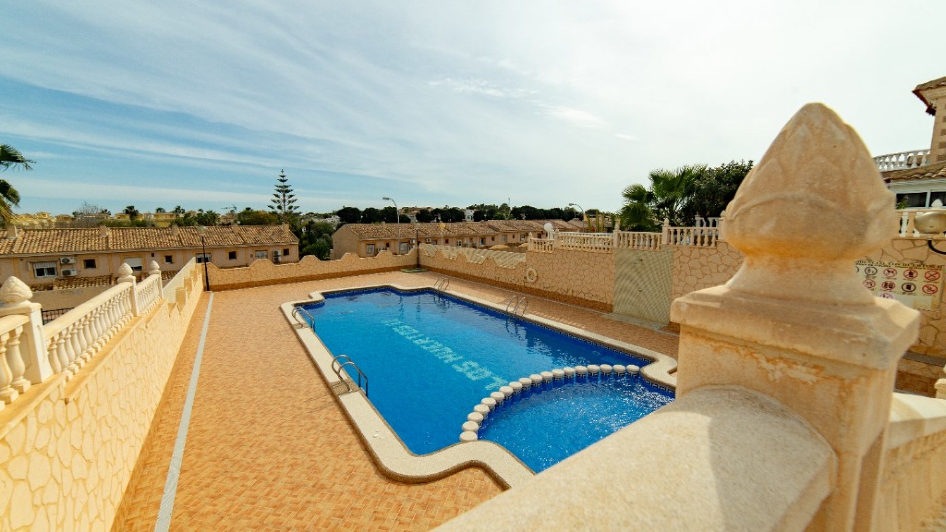 Videresalg - Fritliggende villa -
Torrevieja - Los altos