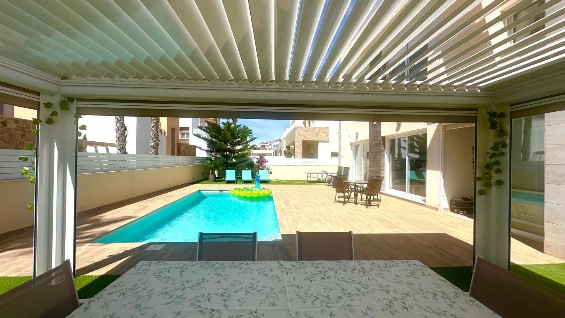Videresalg - Fritliggende villa -
Torrevieja - Miramar - Torre del Moro