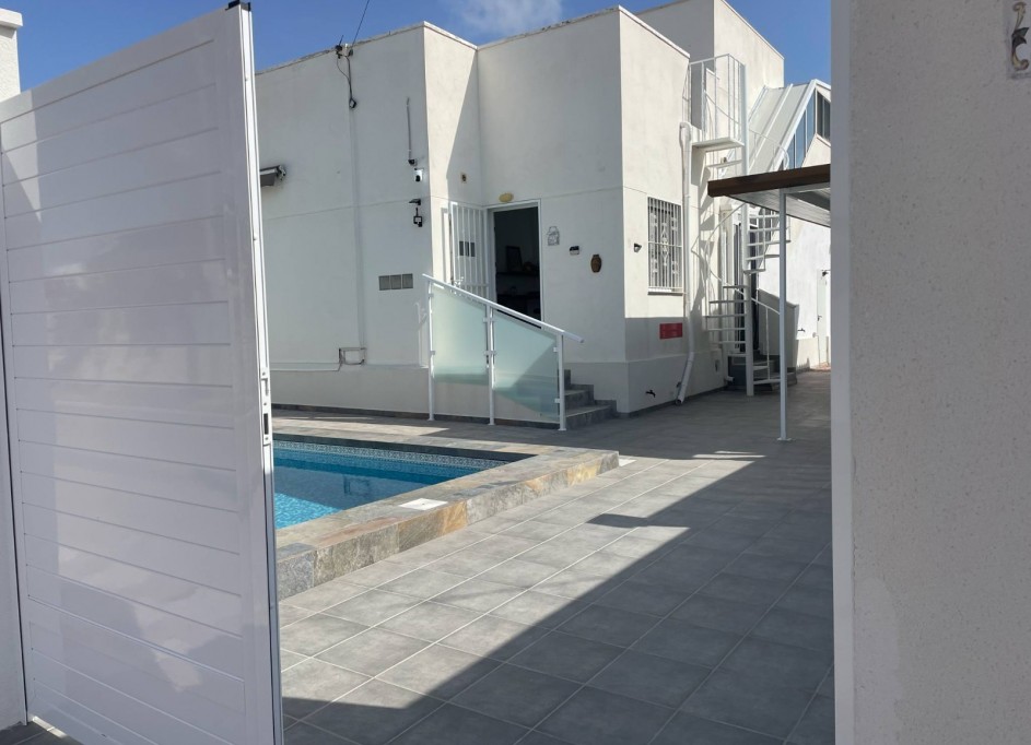 Videresalg - Fritliggende villa -
Torrevieja - San Luis