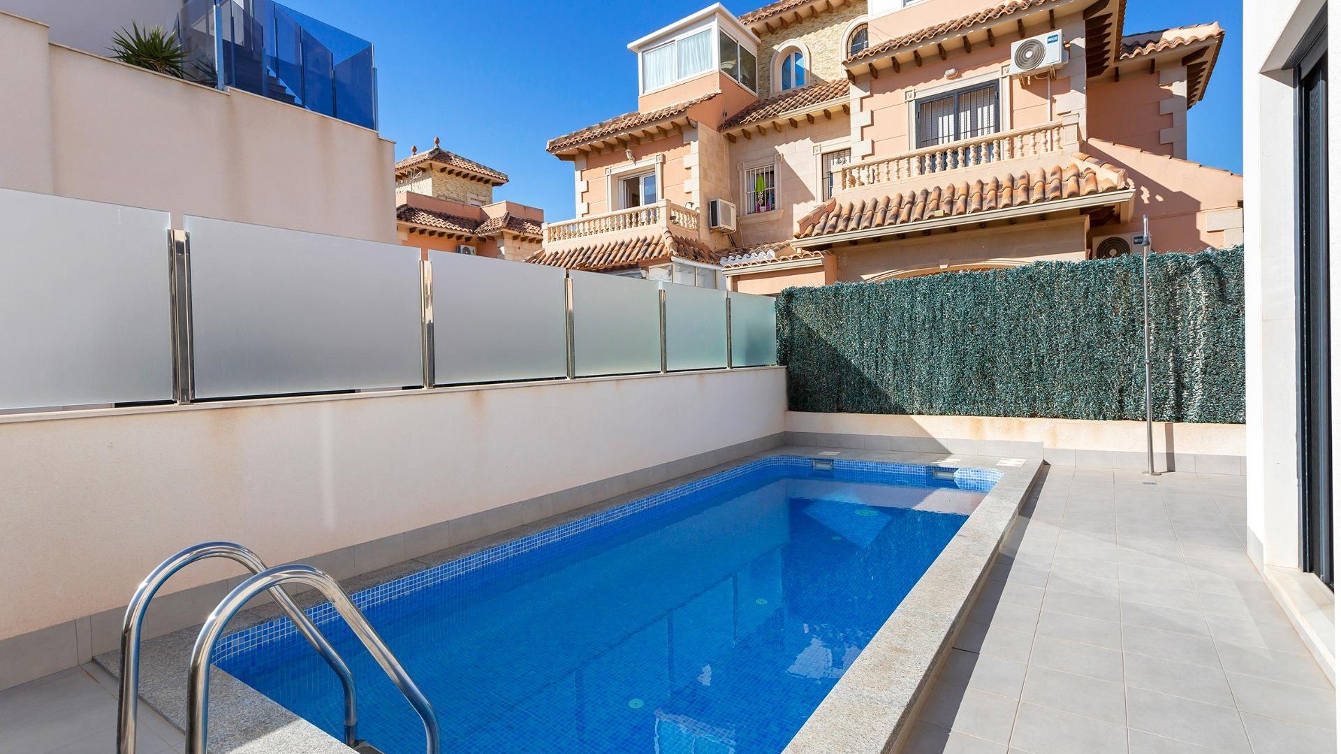 Videresalg - Fritliggende villa -
Torrevieja - Sector 25