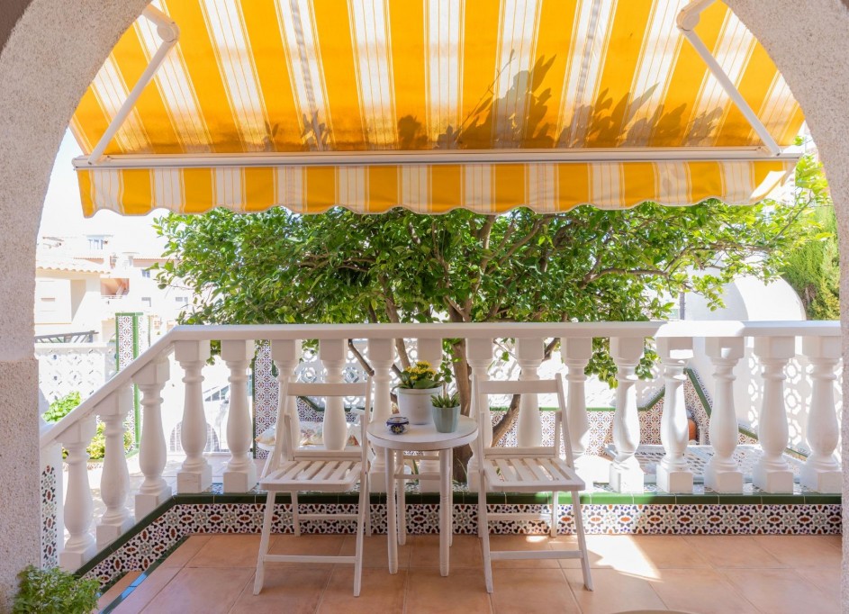 Videresalg - Fritliggende villa -
Torrevieja - Torreblanca