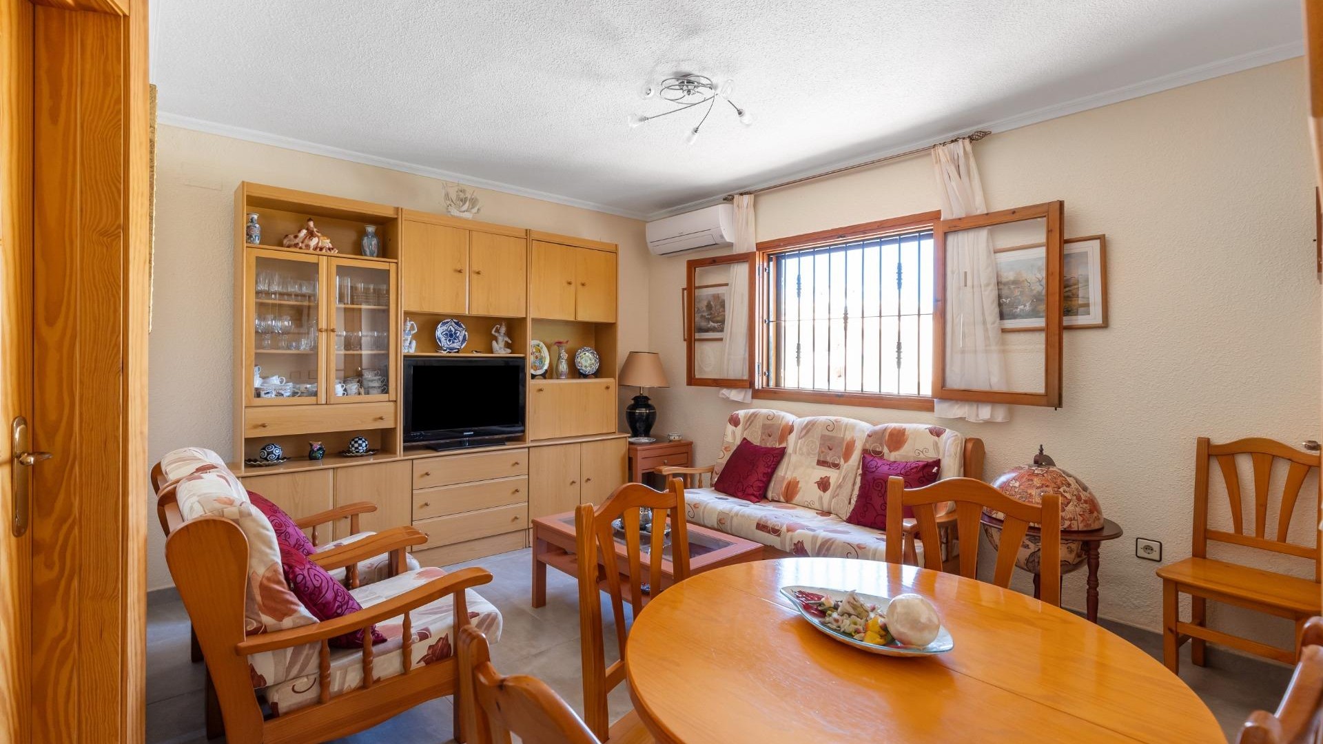 Videresalg - Fritliggende villa -
Torrevieja - Torreblanca