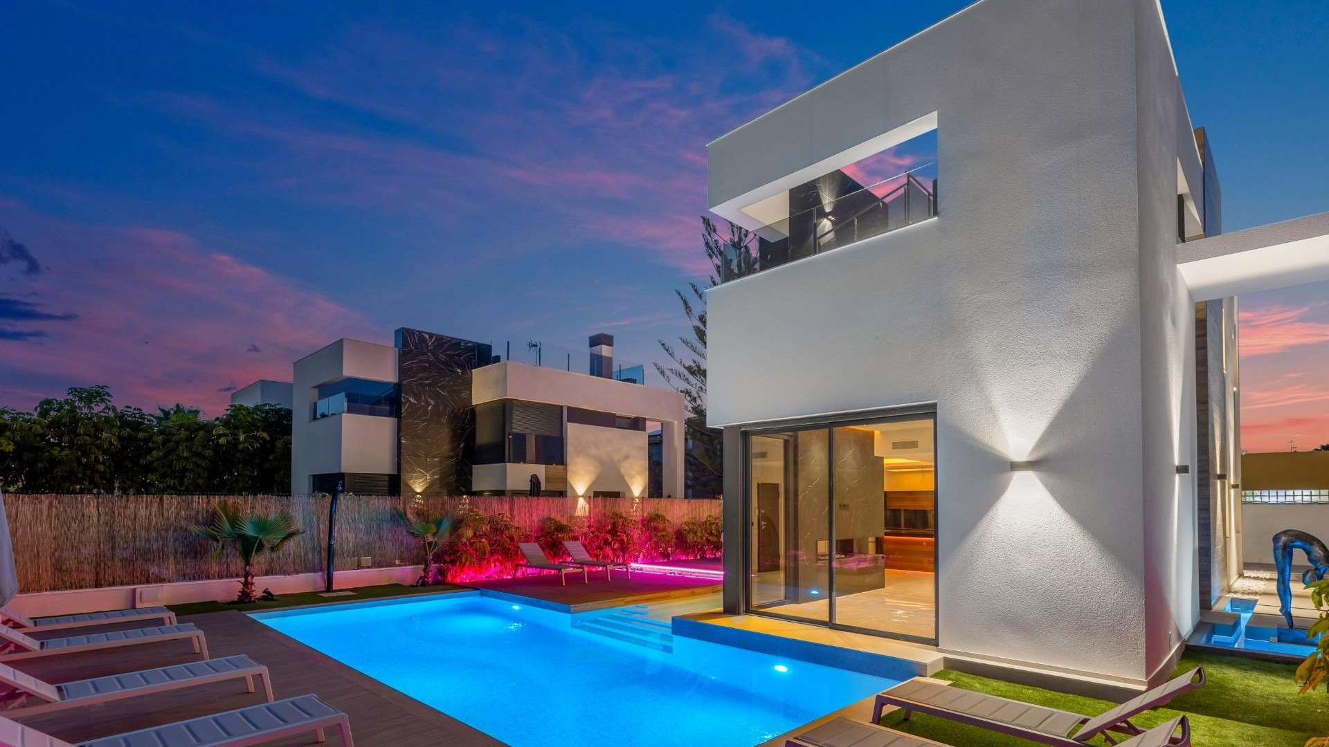 Videresalg - Fritliggende villa -
Torrevieja - Torreta florida