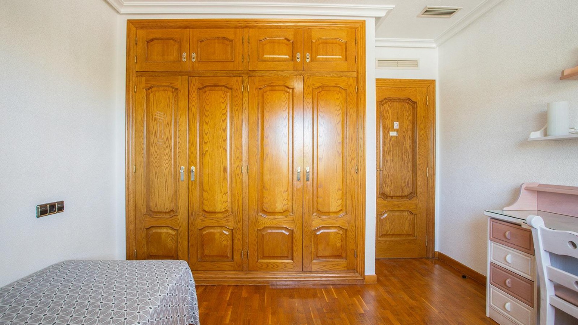 Videresalg - Fritliggende villa -
Torrevieja - Torreta florida