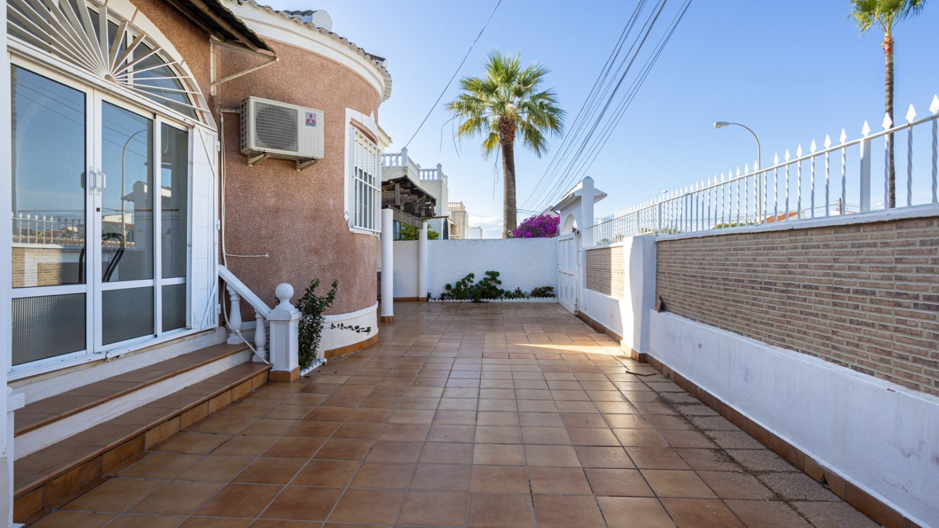 Videresalg - Fritliggende villa -
Torrevieja - Urbanización San Luis