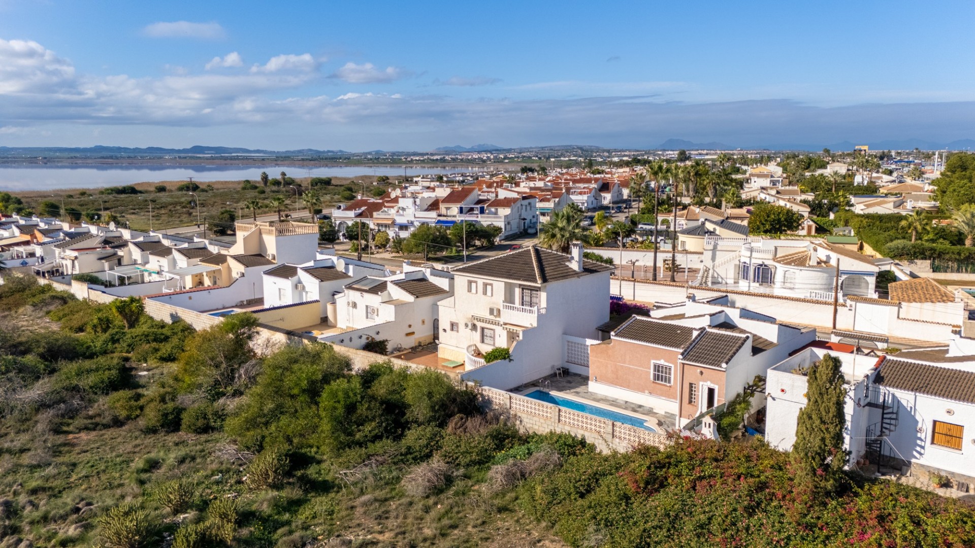 Videresalg - Fritliggende villa -
Torrevieja - Urbanización San Luis