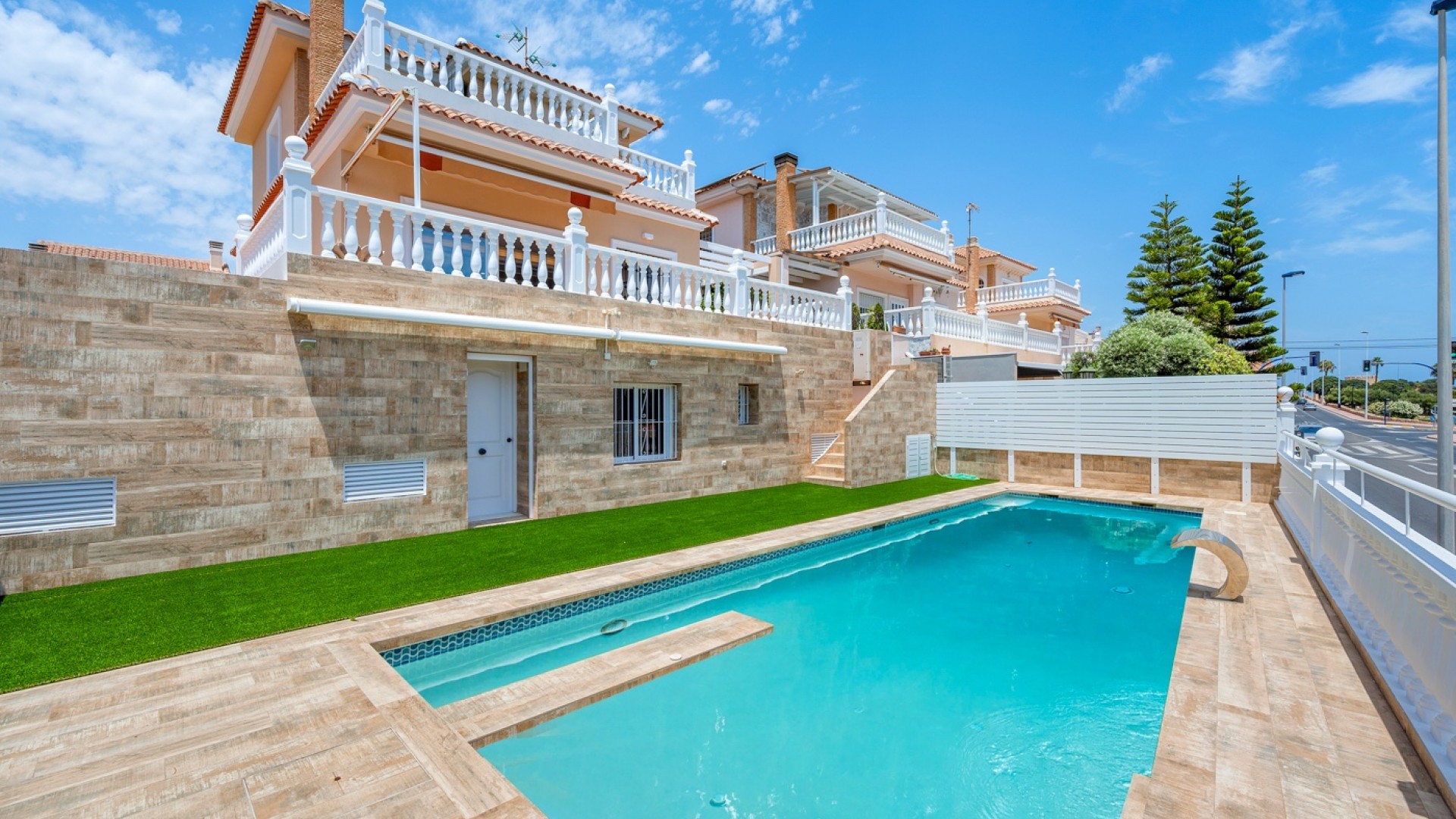 Videresalg - Fritliggende villa -
Torrevieja