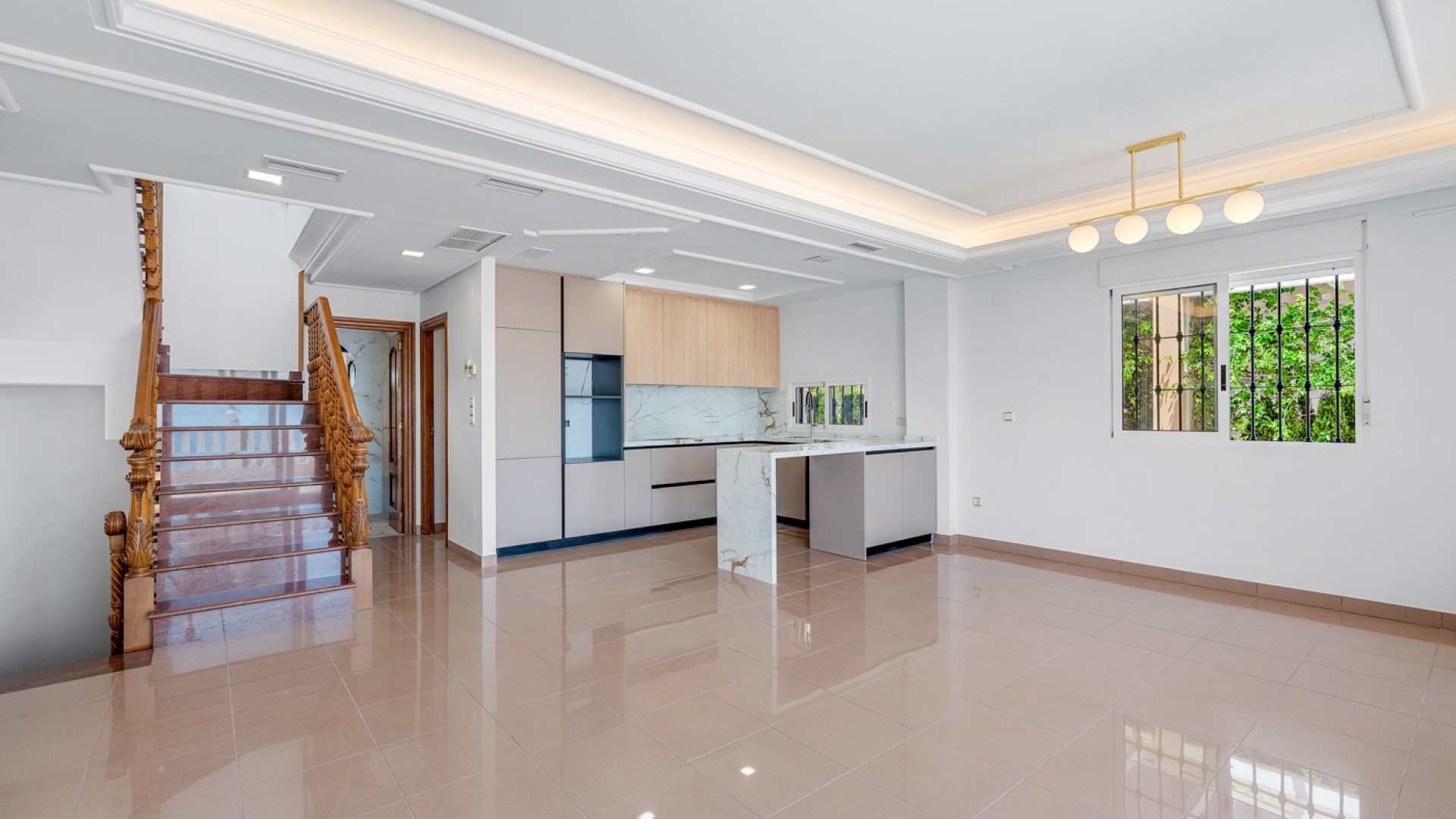 Videresalg - Fritliggende villa -
Torrevieja